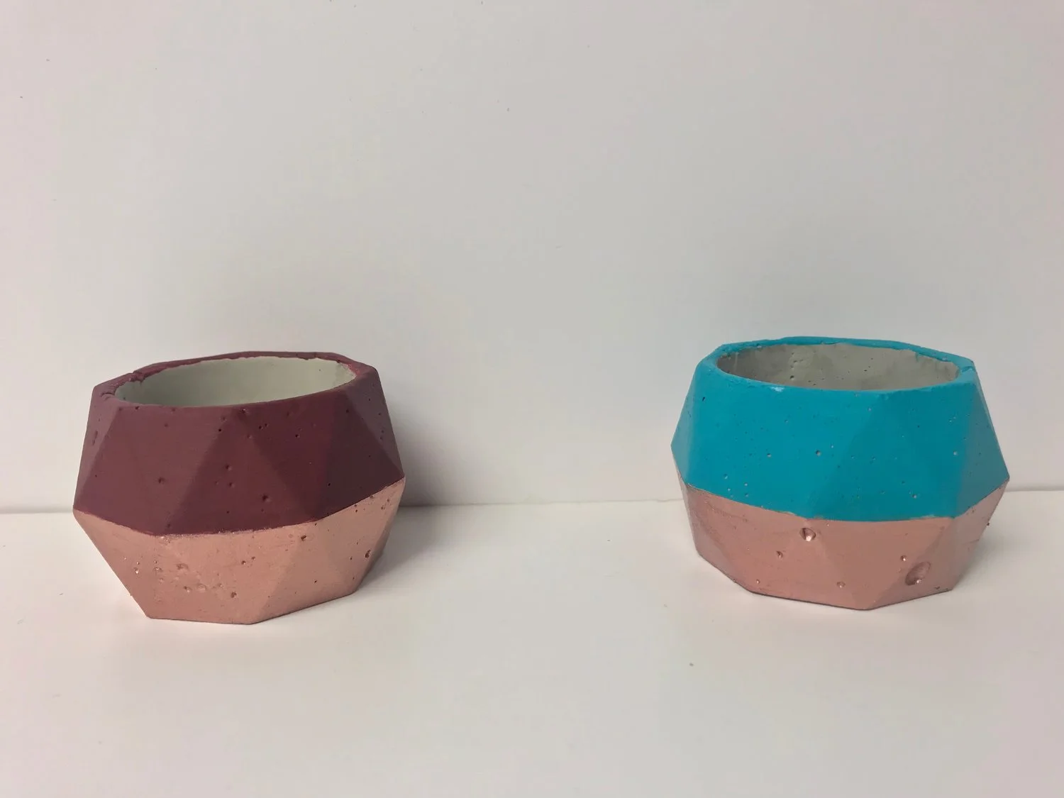 Hexagons with solid and metallic horizontal stripes