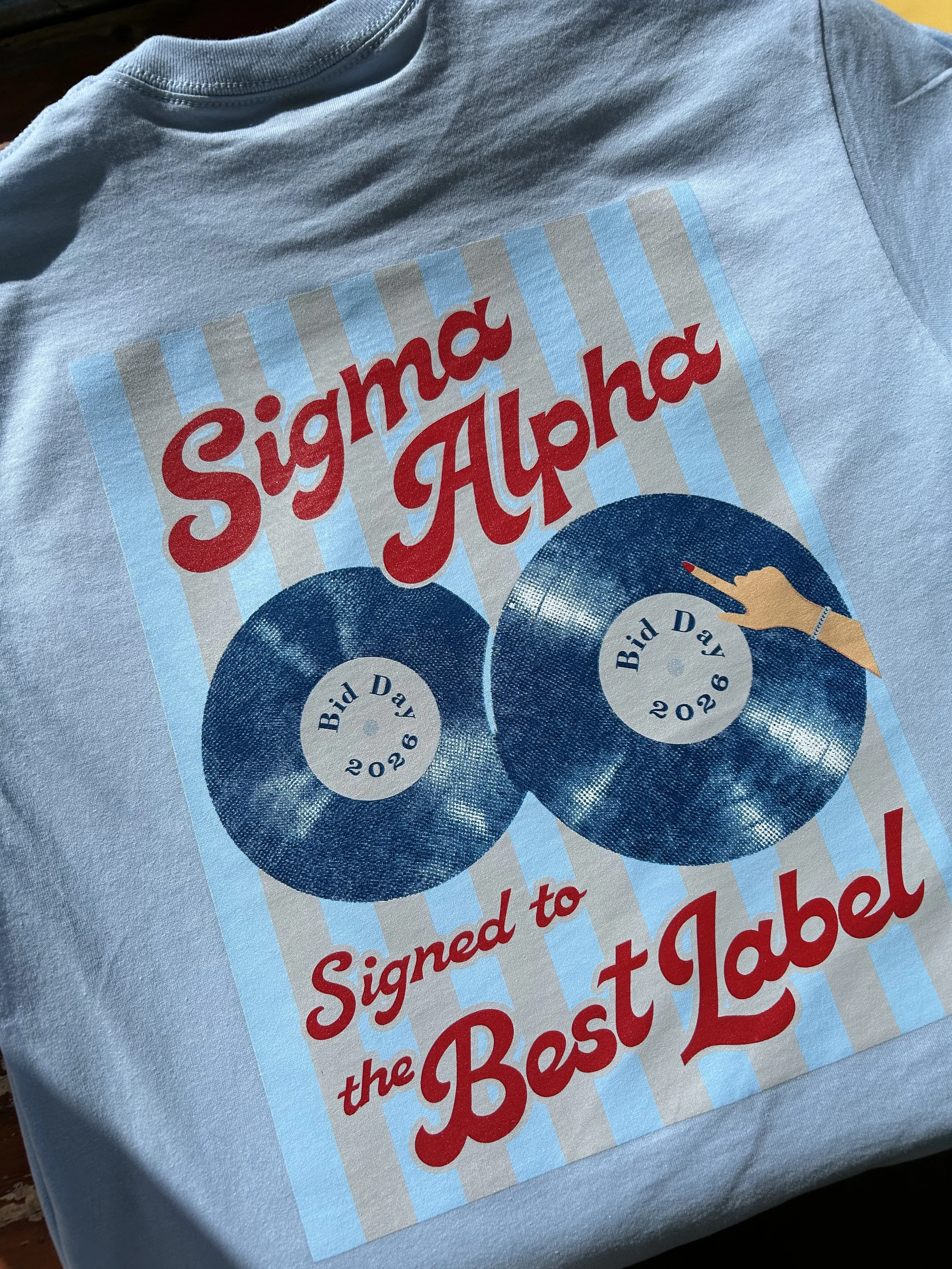 A Quick Guide to Choosing DTF or Screen Printing 