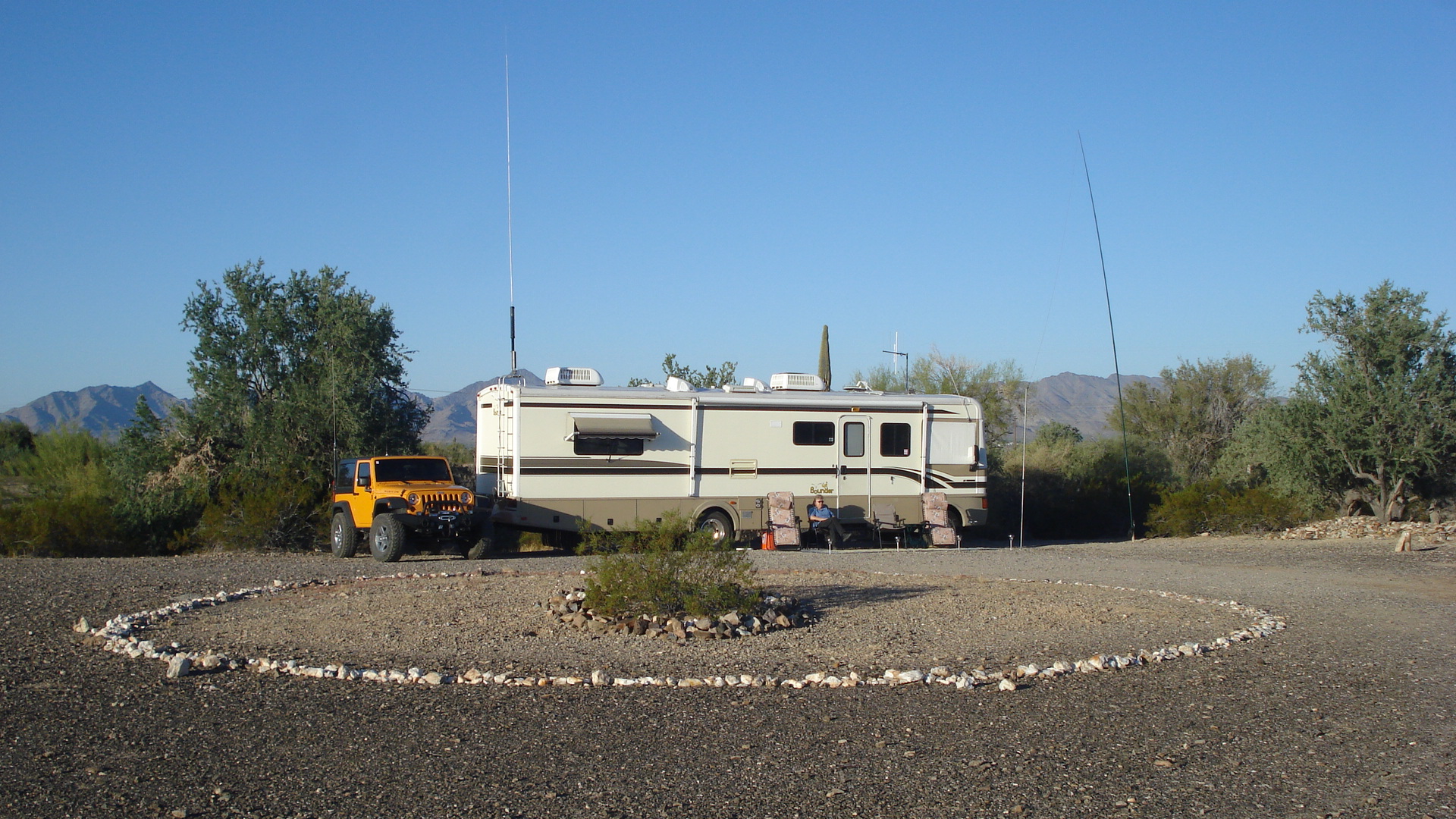 SFP-103 Stealth Flagpole Antenna in Quartzsite, AZ