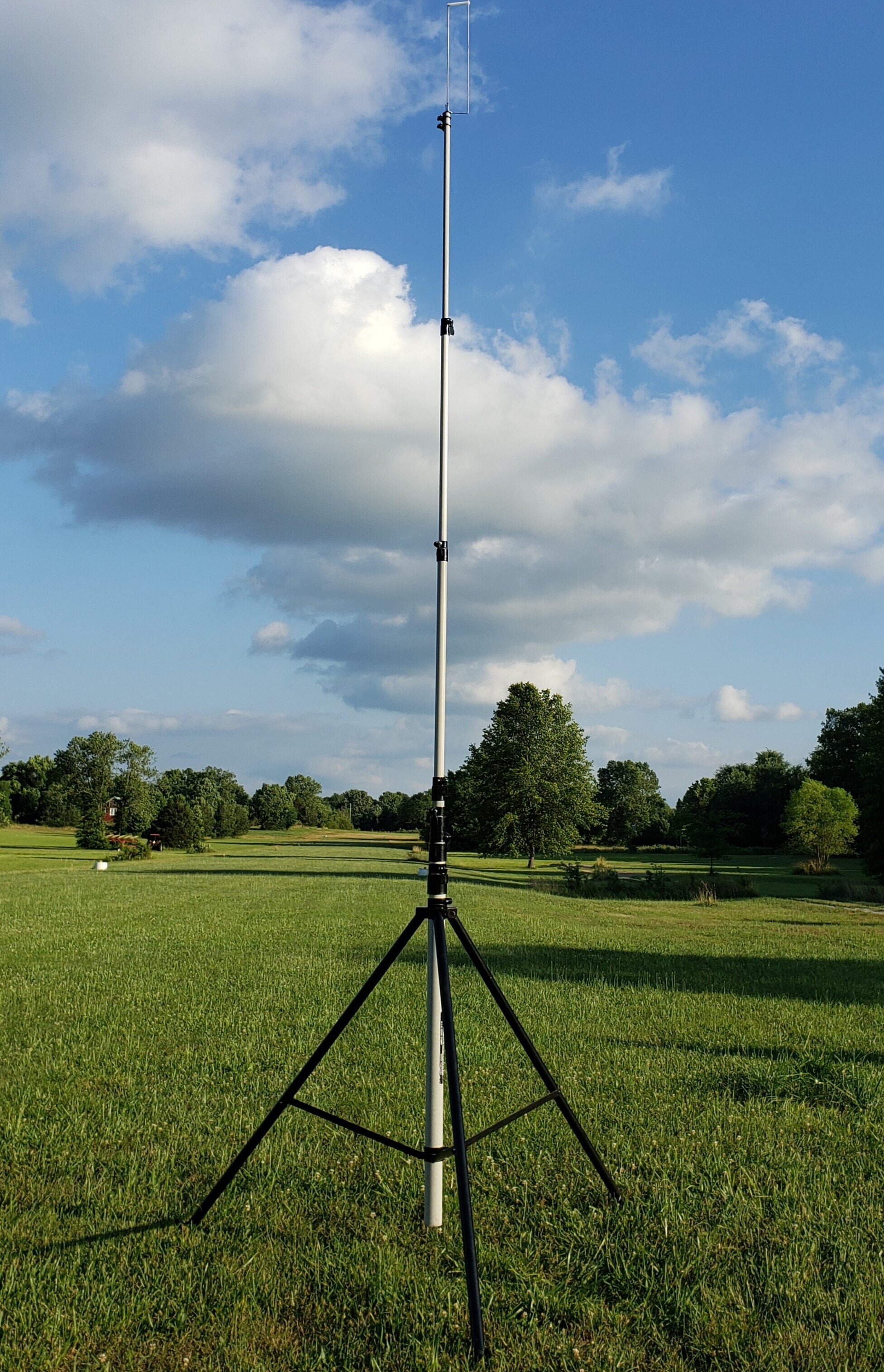 Tri-pod Mount with J-Pole v2.jpg