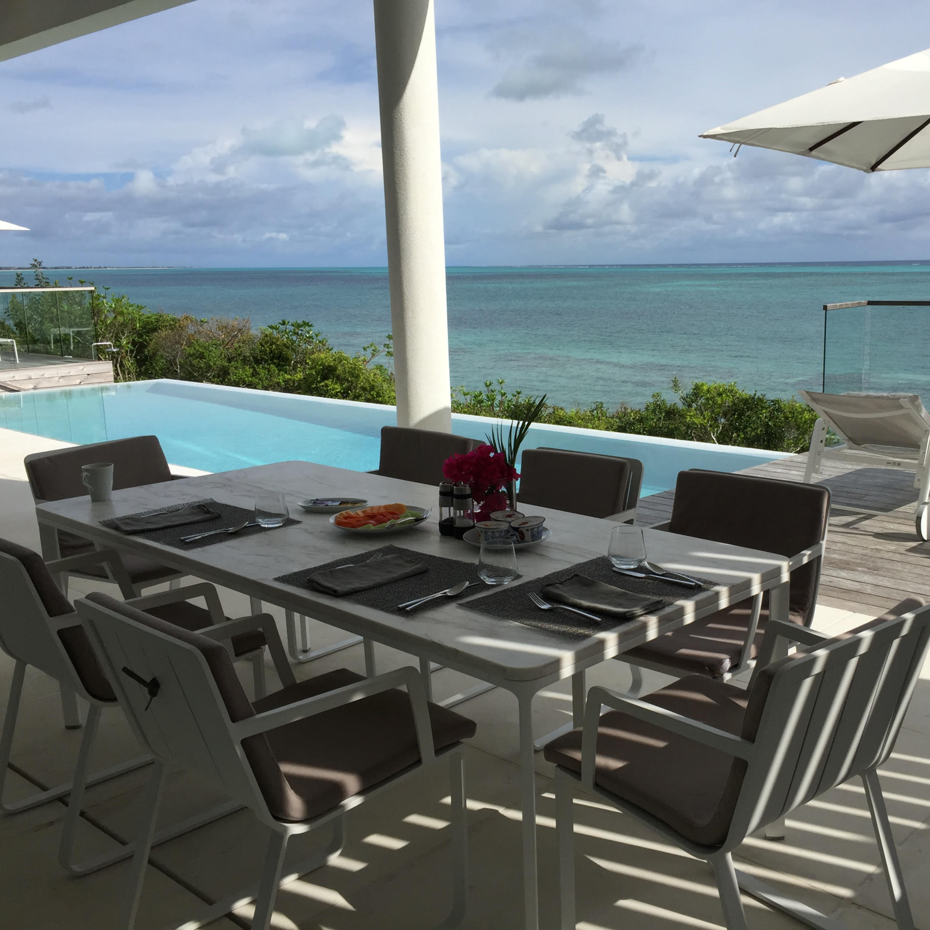 Beach Enclave Villa Dining.png