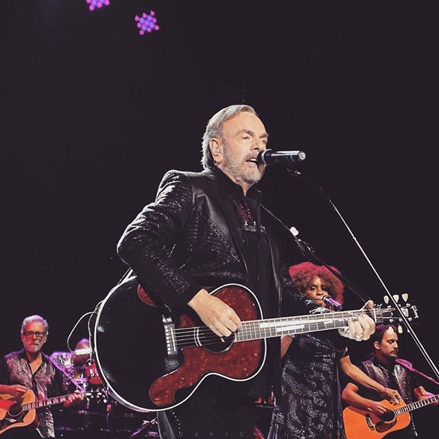 Yesterday Neil announced his retirement from touring after 50 years. What a way to wrap it up; Neil sang strong and beautifully to sold out arenas throughout North America and Europe all year. (And I was so lucky to have the best seat in the house 😉
