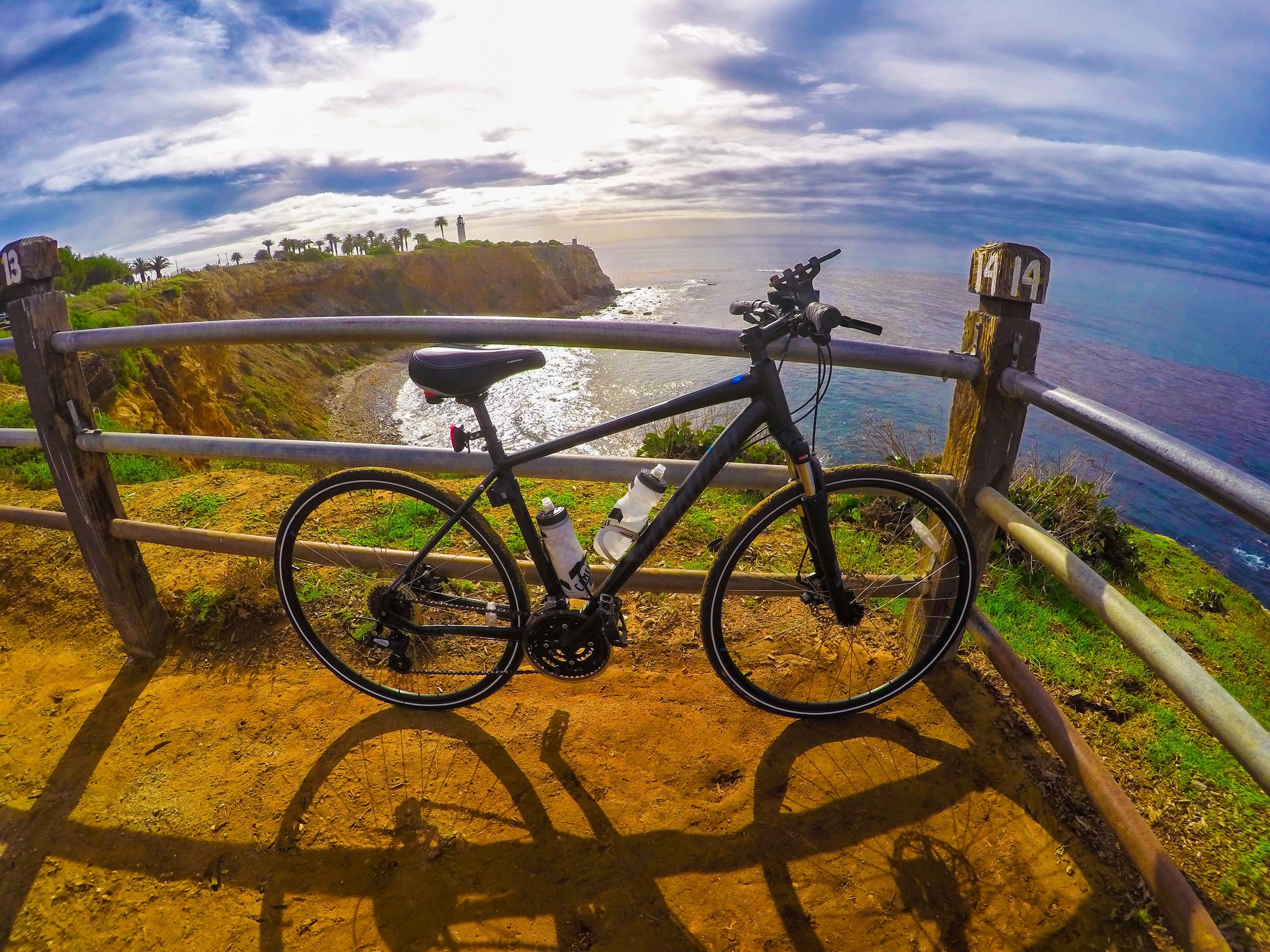 Palos Verdes, CA: Point Vicente Lighthouse in bg.