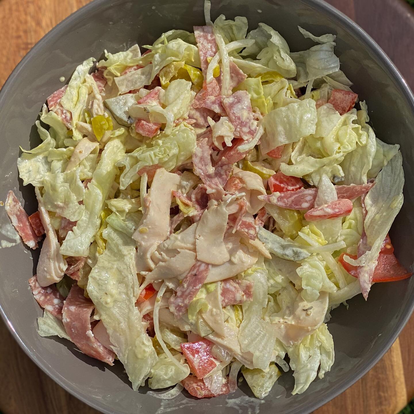 Give me all your go to lunch ideas in the comments! 😃

I made this &ldquo;sub in a tub&rdquo; yesterday and was really impressed with how tasty it was! 

Components: 
Iceberg lettuce 
Turkey deli meat
Salami
Chopped pickles
Chopped tomato 
Banana pe