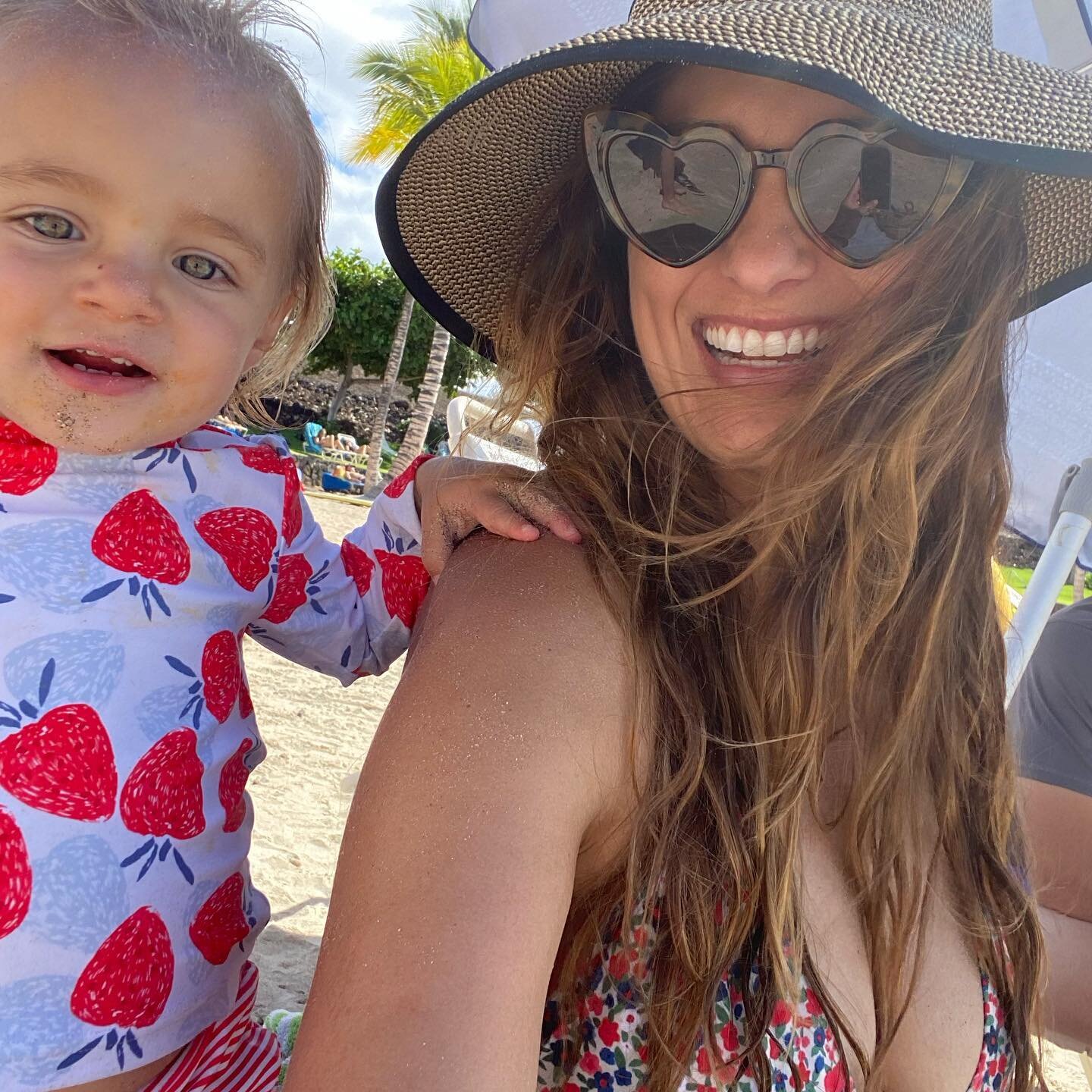 My girl and I beaching it up! ☀️
