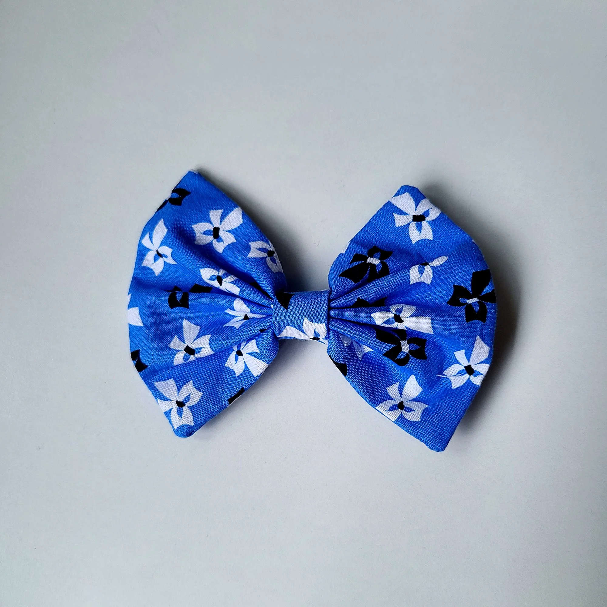 04_blue_bow.jpg