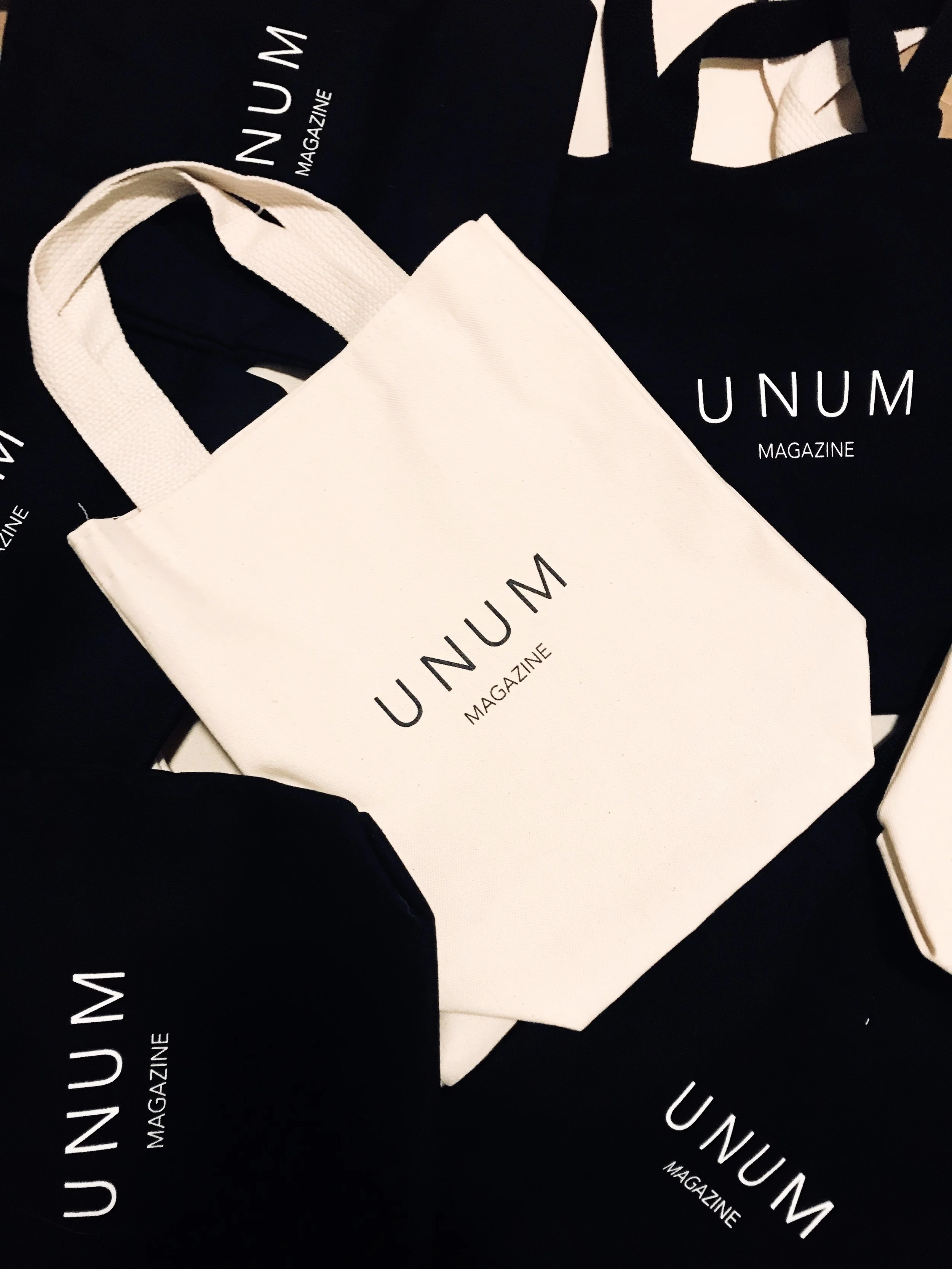 UNUM Magazine Tote Bags