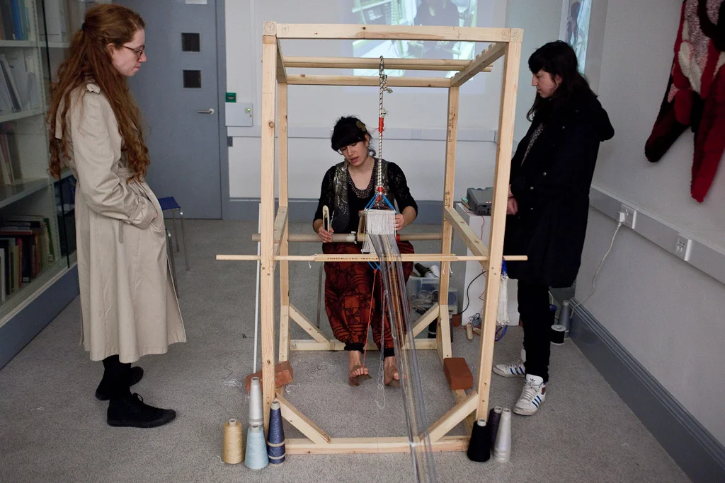 Jessica gives a weaving workshop at the Constance Howard Resource and Research Centre in Textiles (CHRRCT), Goldsmiths College. Photo by David Ramkalawon (2011)