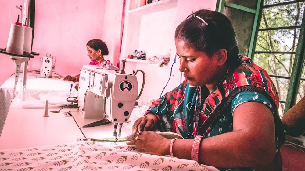 Manju and Basanthi in the block printing studio. Image by Himanshu Khandelwal