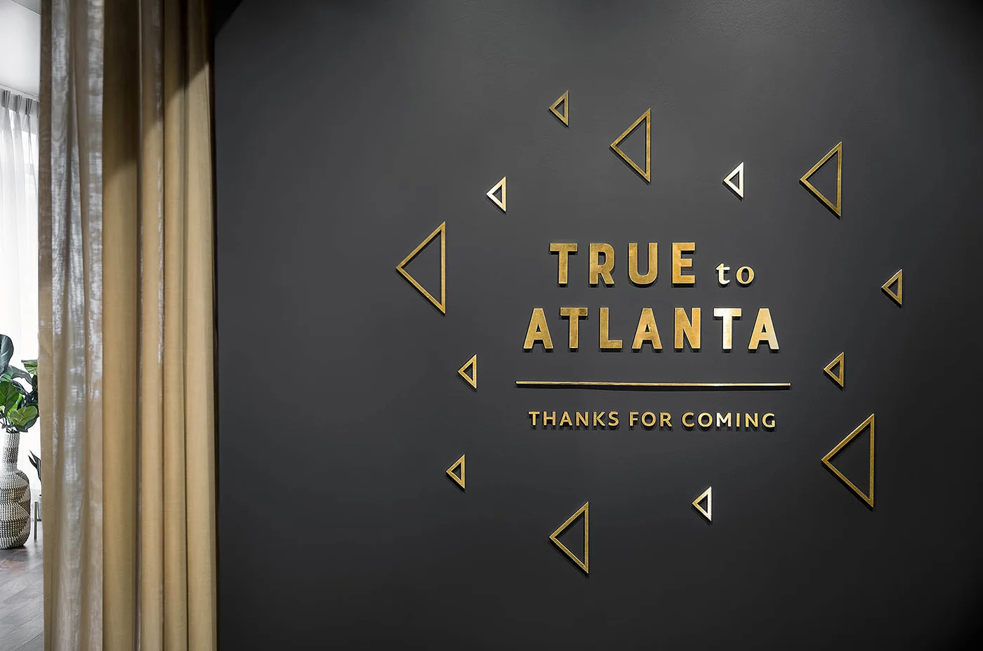 08_AtlantaHawks_TruetoATLsignage_webuse-1400.jpg