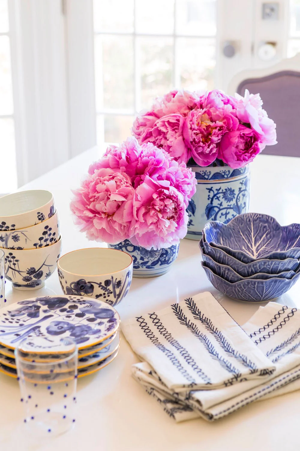 Molly-Ray-Young-Interior-Design-Little-Rock-Arkansas-Kitchen-Blue-and-White-Ceramic-Pottery-Spode-Rett-Peek.jpg