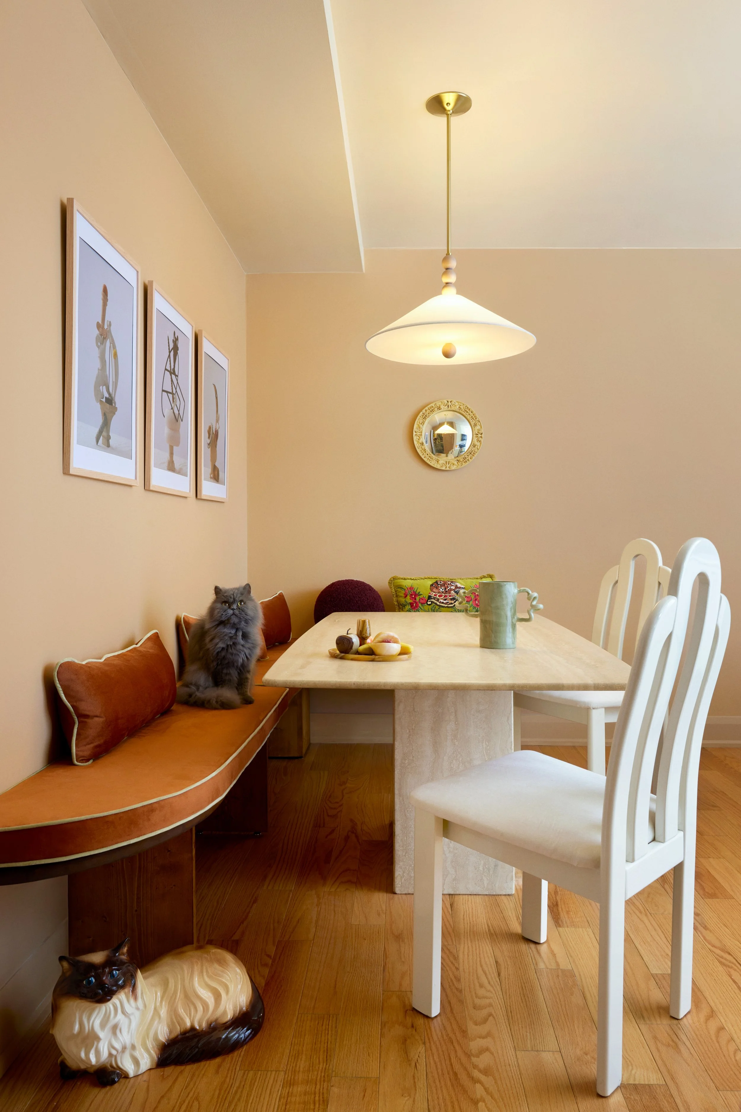 231201-GlobeDesigningCanada-ChadBurton-01-Banquette-sRGBWeb.jpg
