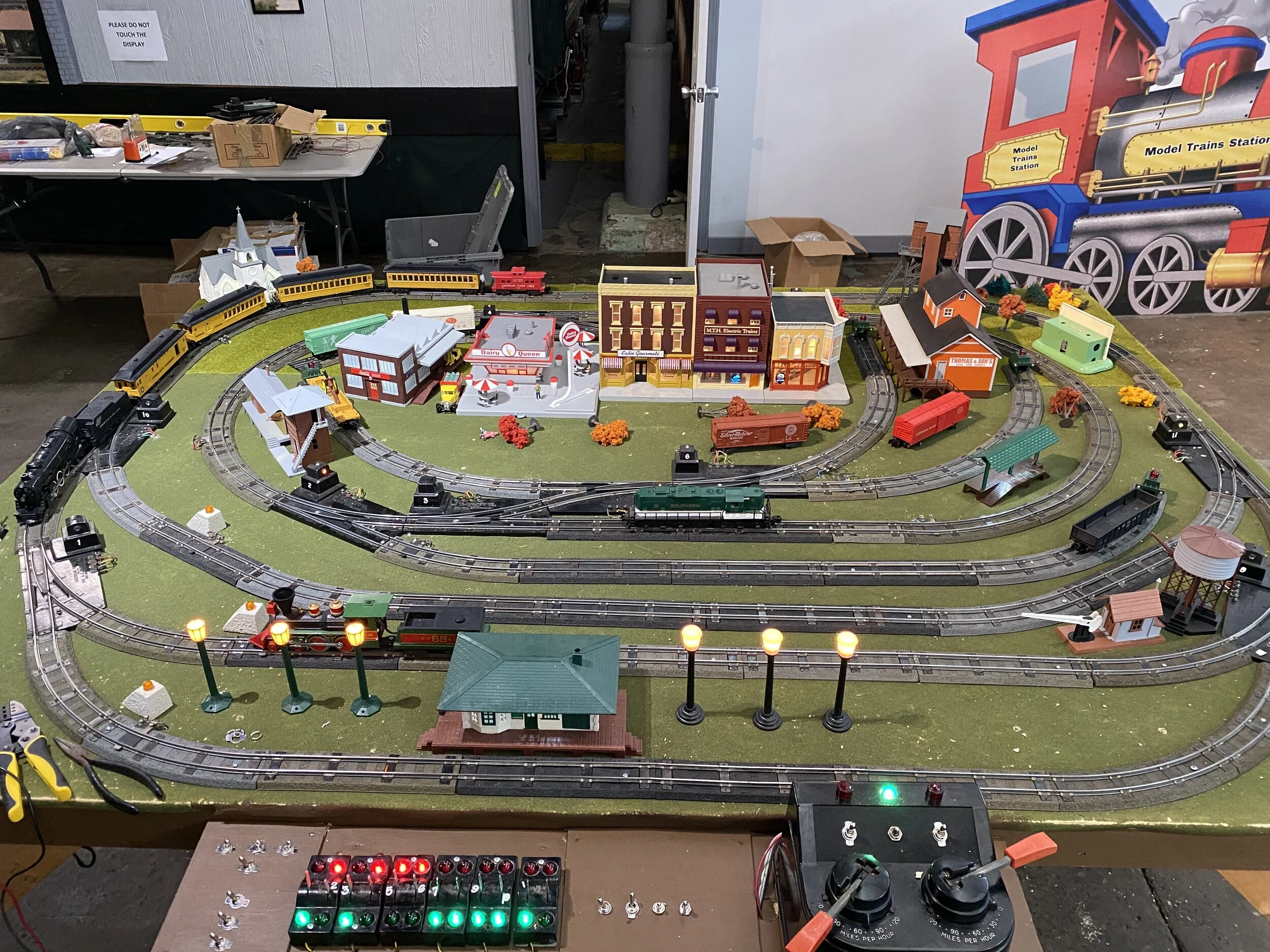 S Scale Display