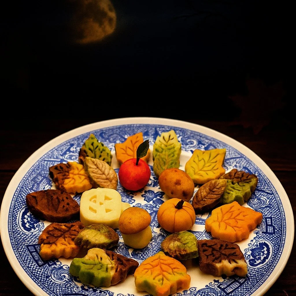 Our delightful Marzipan is perfect for all seasons. We;re busy right now in the workshop churning out delicious colorful marzipan. So, I hear there might be a few Halloween/Autumn themed samplers left over at the end of the week, so if you're local, 