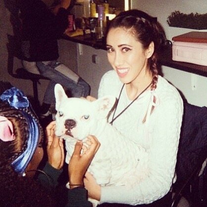 Sometimes 2 hands are not enough 🐭💕
📸 @izverdea .
.
.
.
.
#k12tour #flashbackfriday #tourpup #littlebodybigharp #mousemartinez