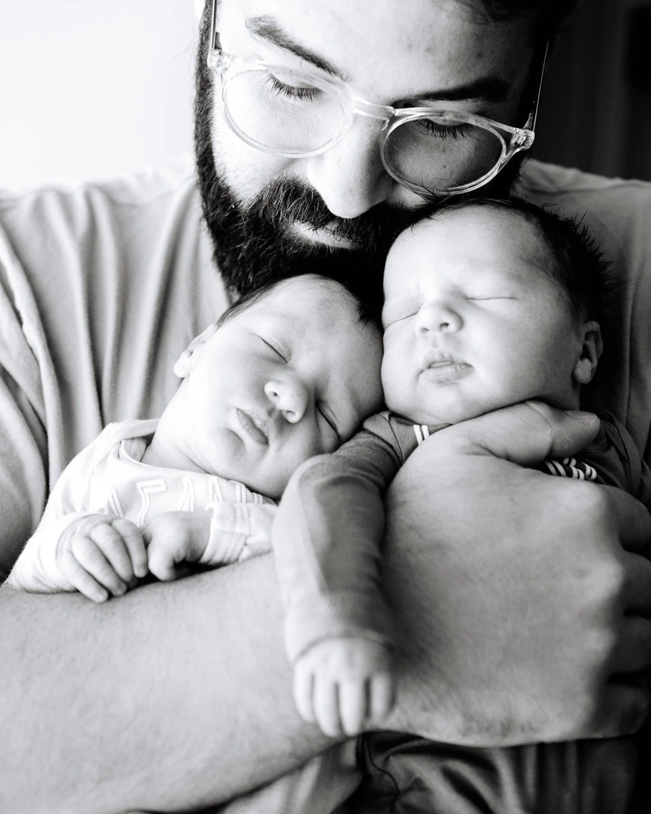 Until now, Fresh 48s were only available as a full session&mdash;but I heard you. If you&rsquo;re just wanting a few powerful, heart-melting images of those first hours together, you can now book a Fresh 48 as a mini session. Perfect for capturing th