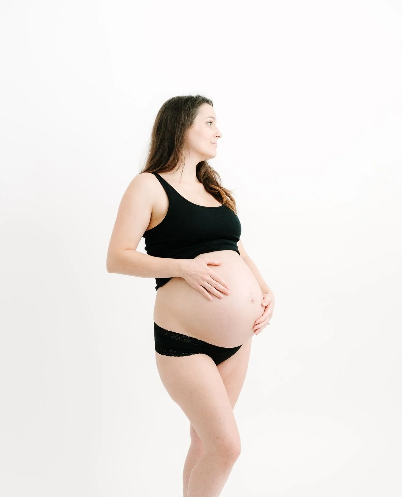 You don&rsquo;t need elaborate setups to celebrate your pregnancy. Studio maternity sessions strip away distractions, highlighting your natural beauty and the miracle your body is creating.