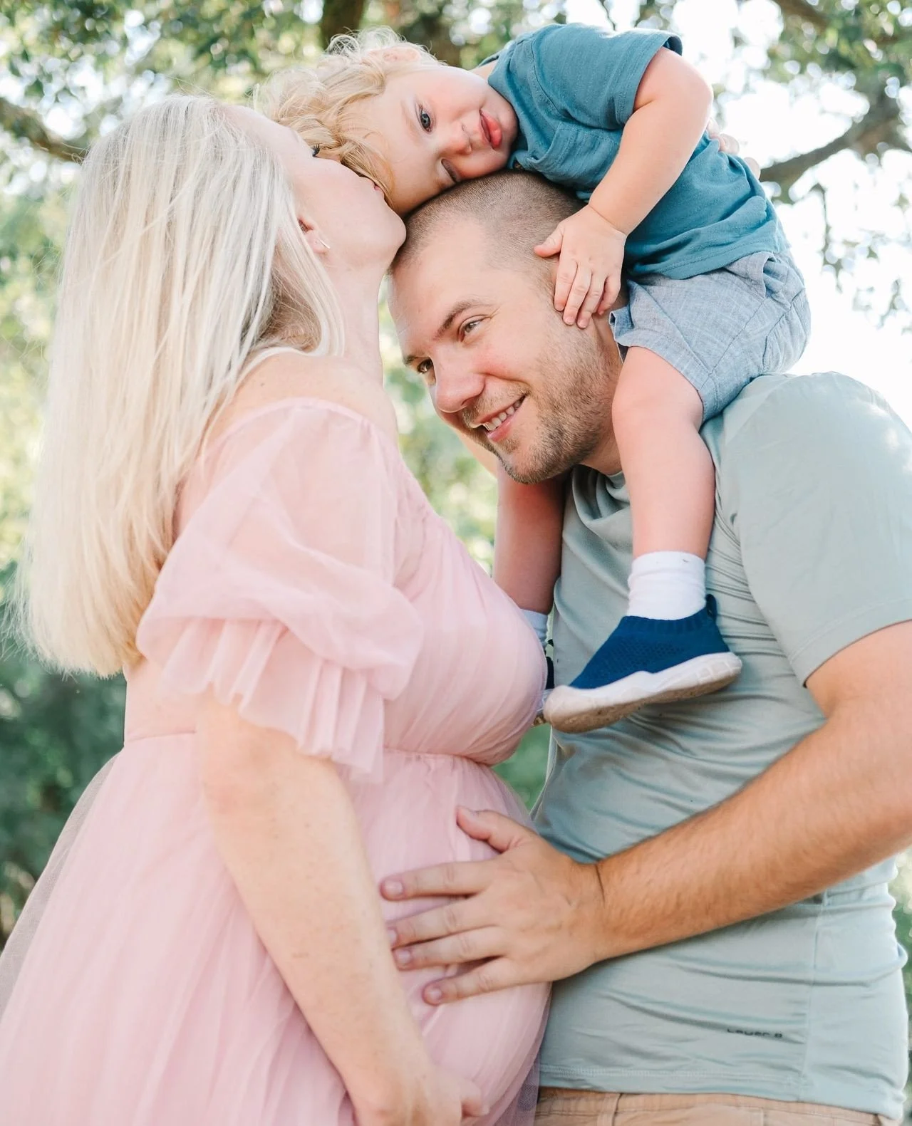 Not every season needs a full session. Sometimes a few really good images say everything ⁠
⁠
Maternity mini sessions in Pensacola are perfect if you want something simple, meaningful, and low pressure. Especially if this is your first baby and you ju