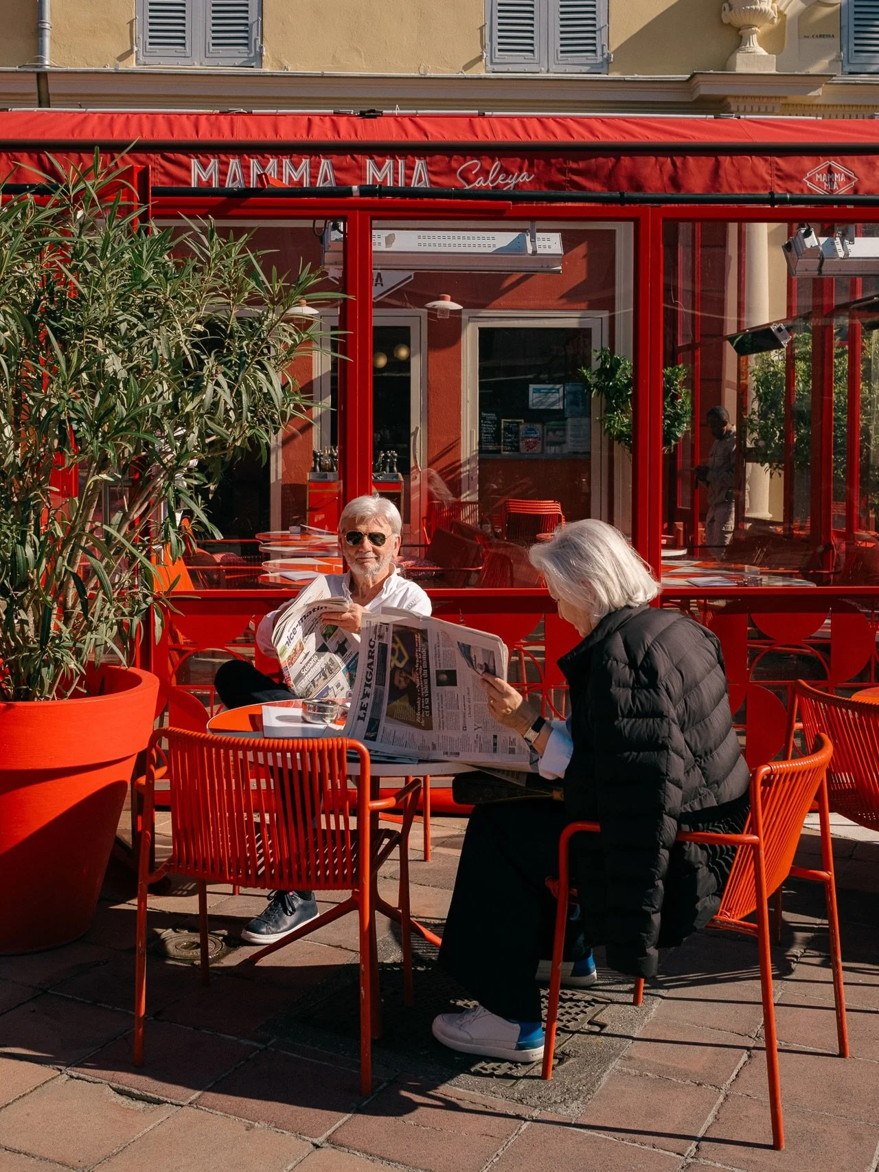 Exploring a new city? Pick a color and go hunting.⁠
⁠
I spent a morning wandering the streets of Nice, France, with my camera, looking for the color red. And once I started paying attention, I found it EVERYWHERE.⁠
⁠
A bright red caf&eacute; tucked i