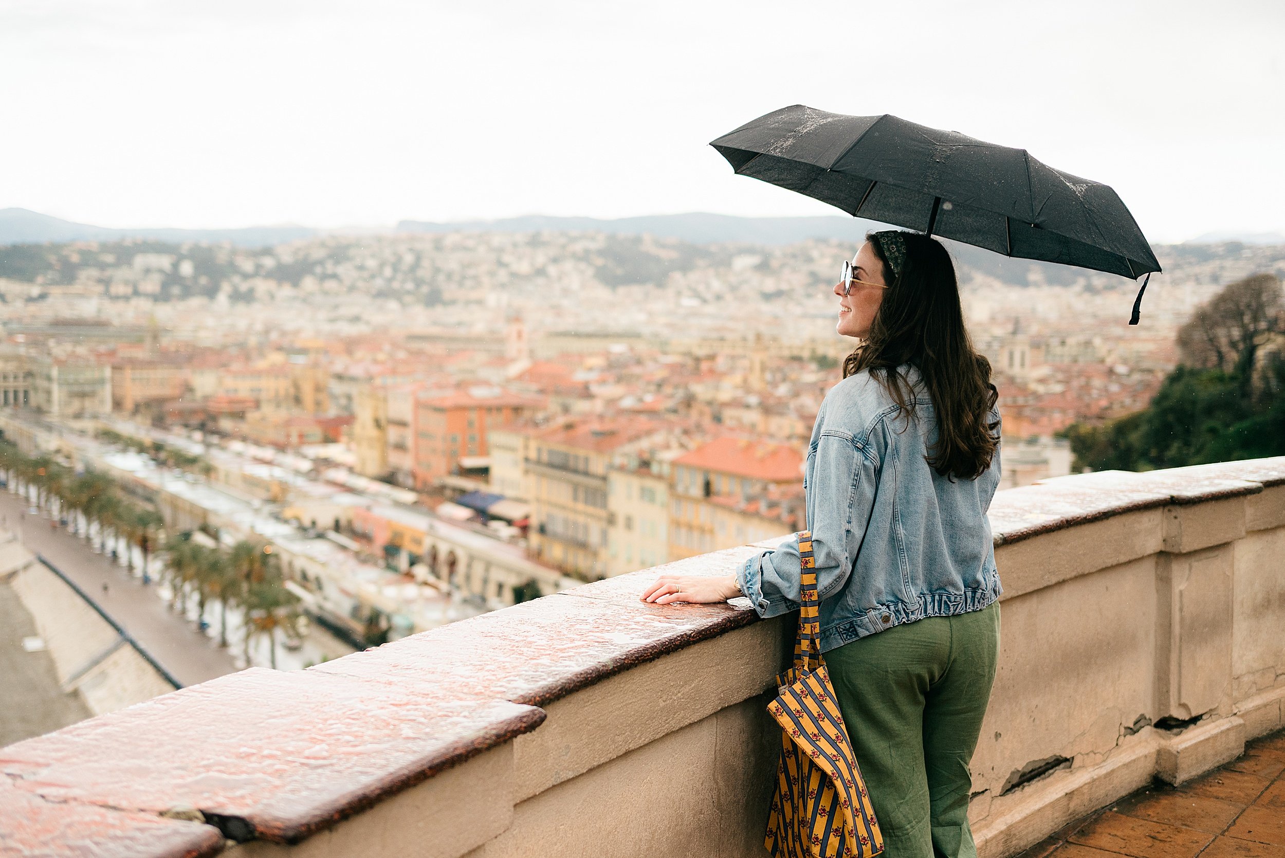 A breathtaking overlook reveals Nice’s red rooftops, turquoise coastline, and sweeping Mediterranean horizon.