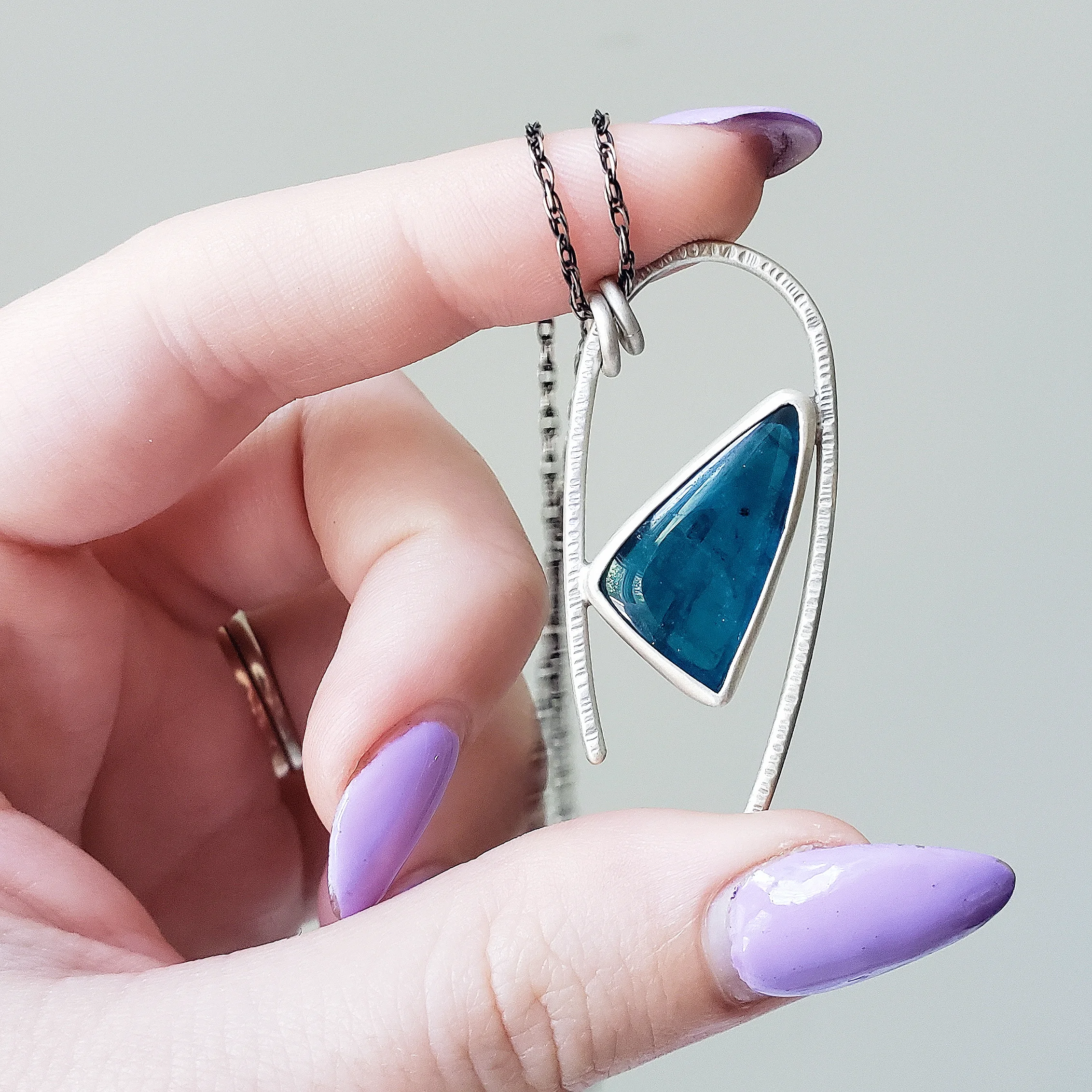 apatite equilibrium pendant 2.jpg