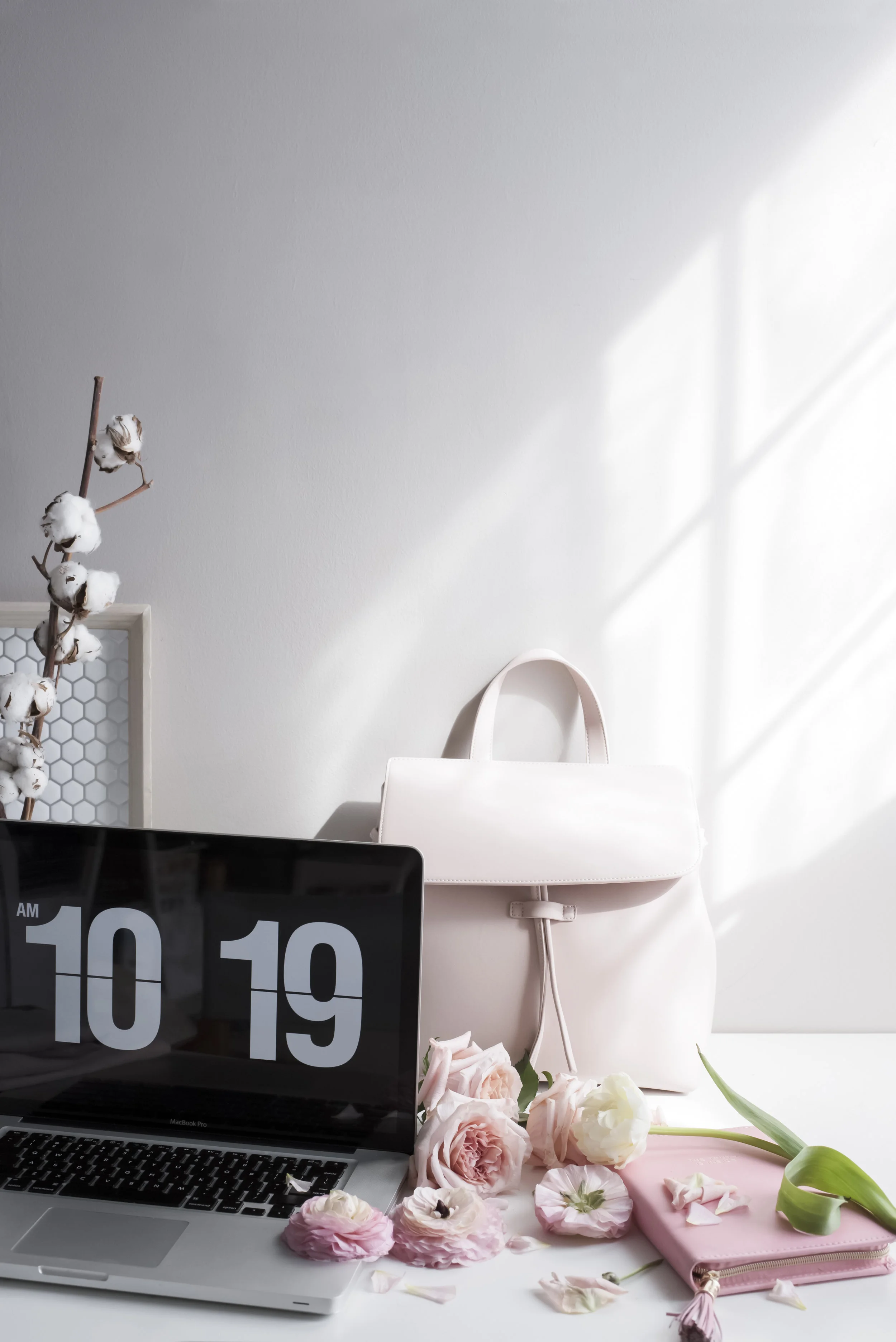 Laptop+and+Florals+3.jpg