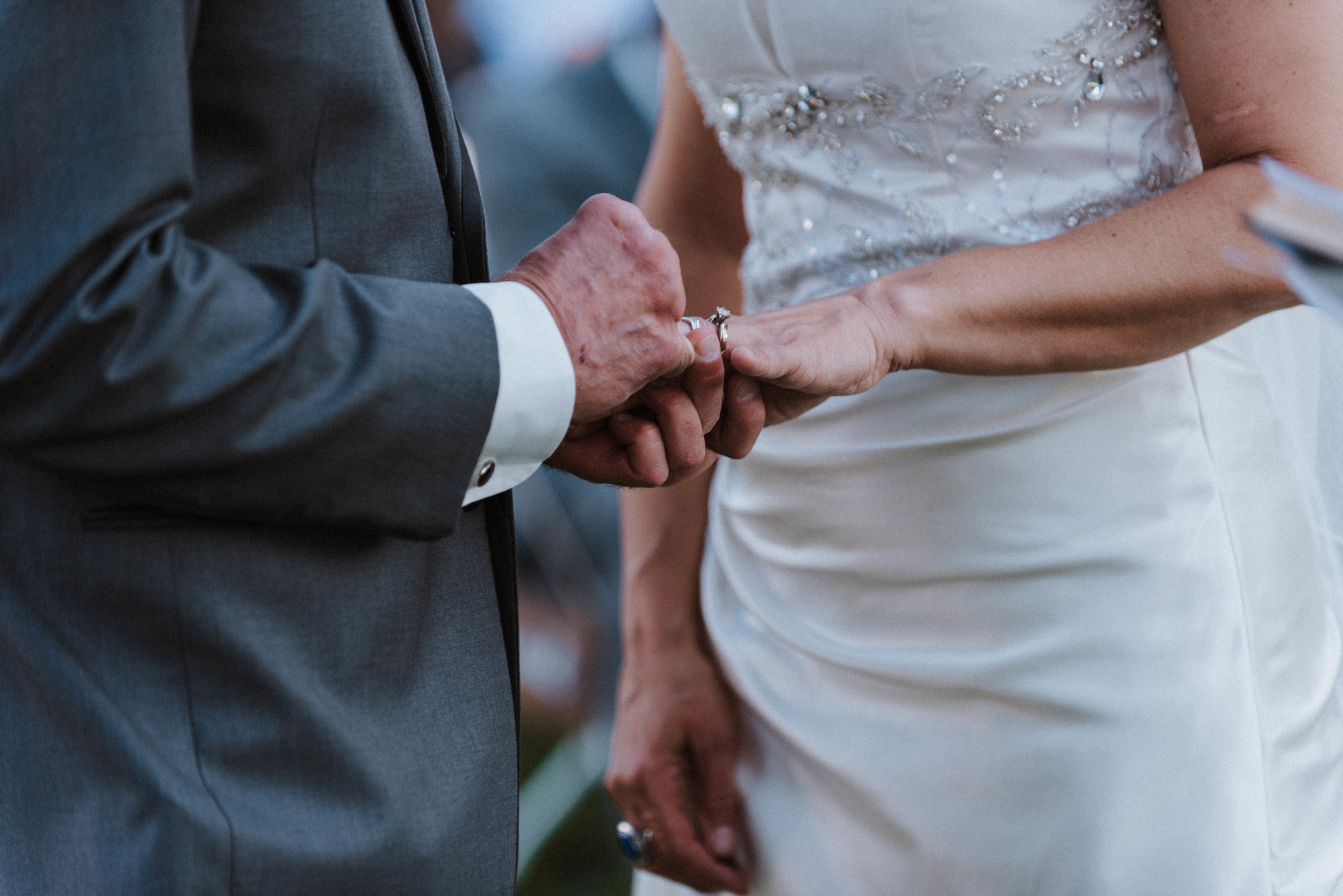 ApkePhotography_CarieCulpepperWeding31.jpg