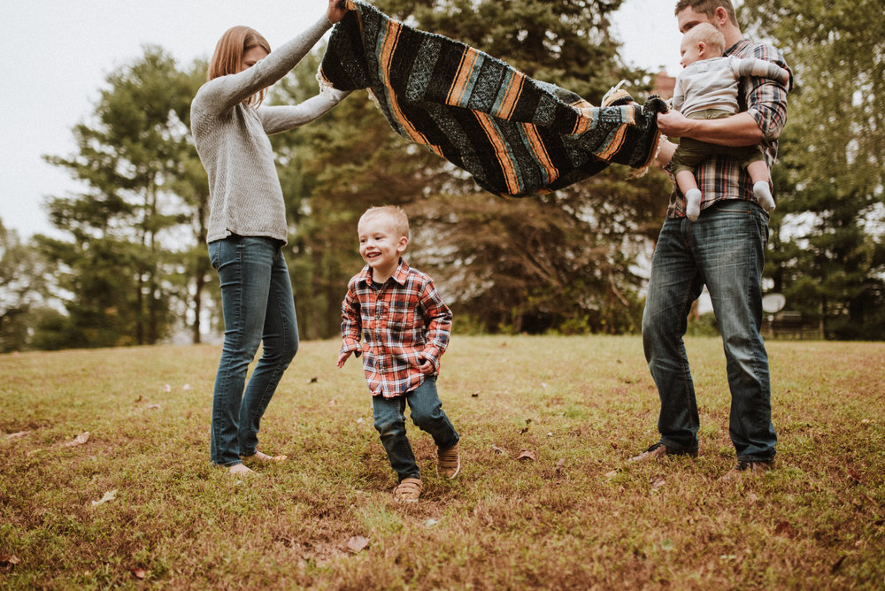 ApkePhotography_J+R_FallFamilySession_158.jpg