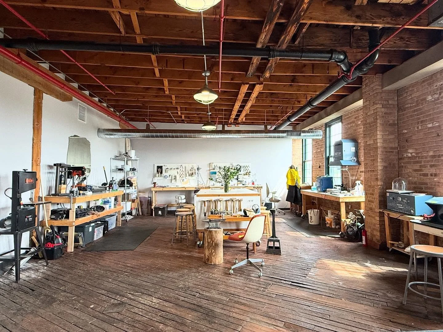 Almost three months in, and the new space is finally starting to feel like home. Studio side is mostly set up (still a few tweaks), with the project space still to come!

Best part? Sharing it with @basha_harris_jewelry. Nothing better than working a