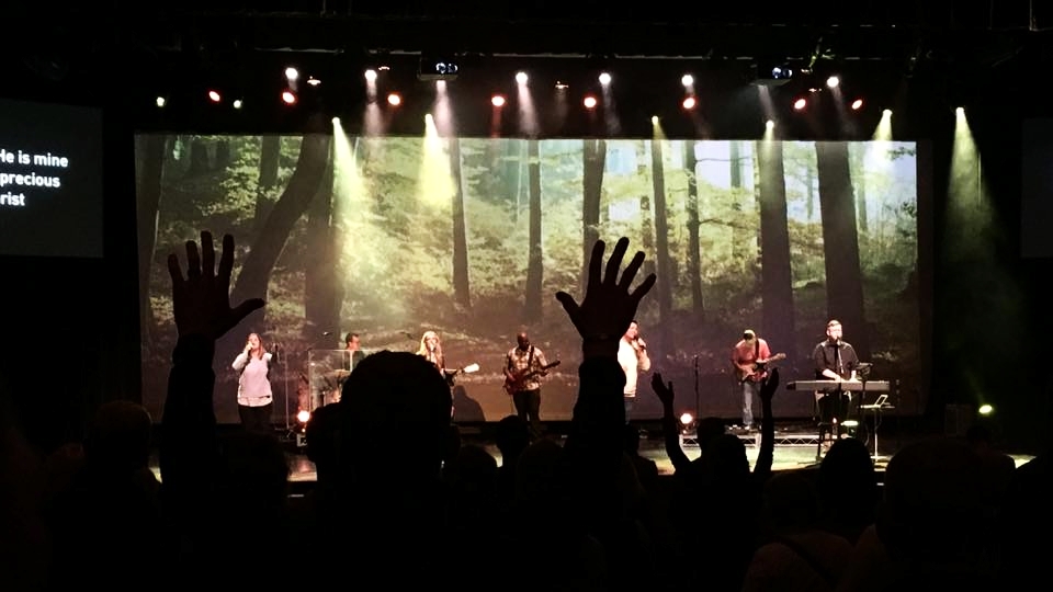 Venture Christian Church - Los Gatos, CA (32' W Dalite motorized projection screen and 14,000lm NEC projector)