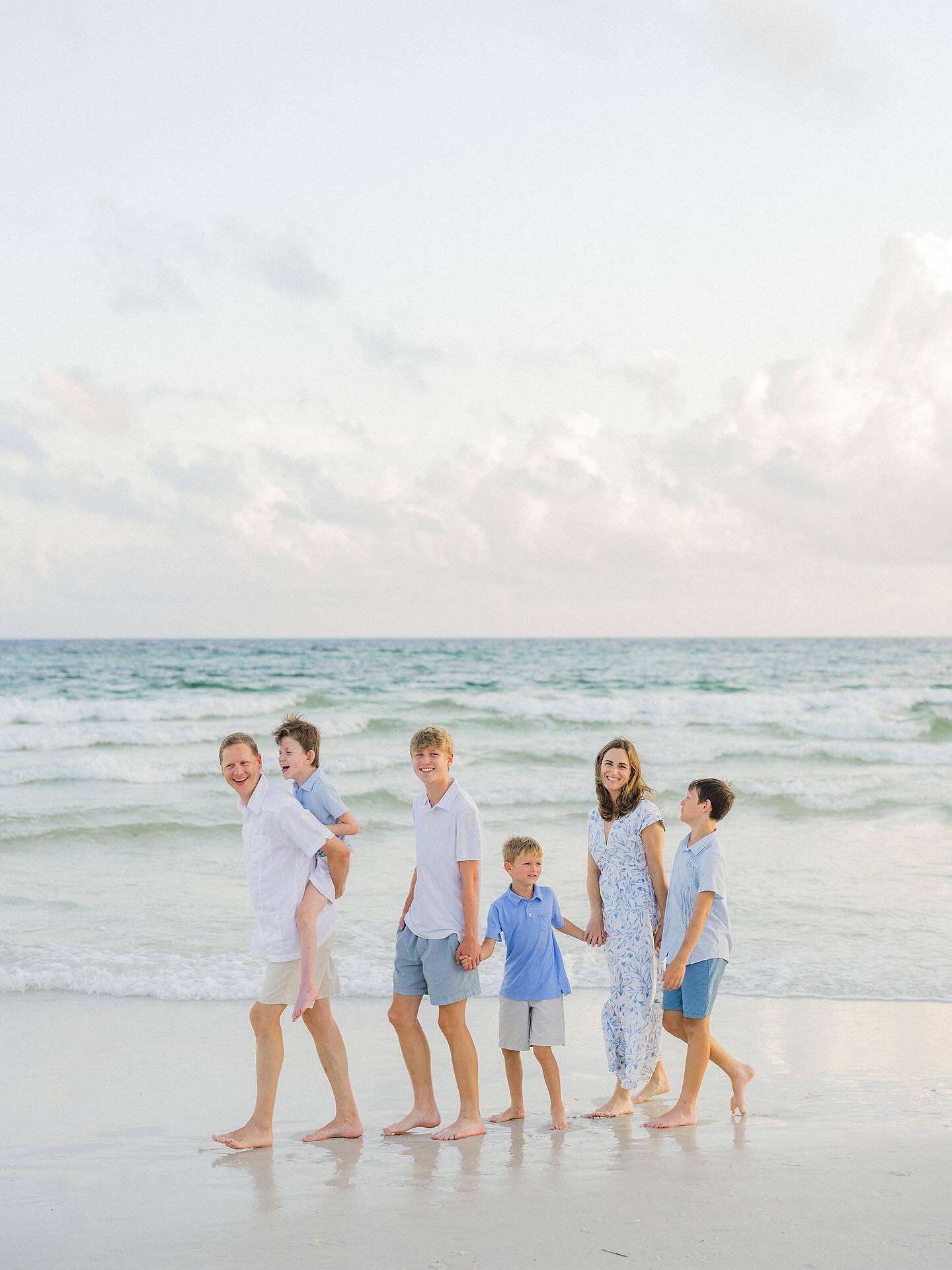 FOUR boys!! This family is hilarious and fun and got the photos to match! 🌊🩵