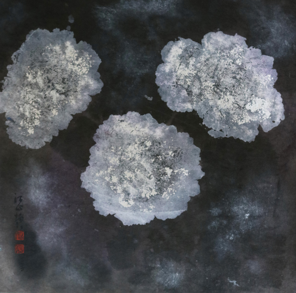江心靜 / 花影隨形/ 2015 / 32 x 33 cm / 彩墨紙本