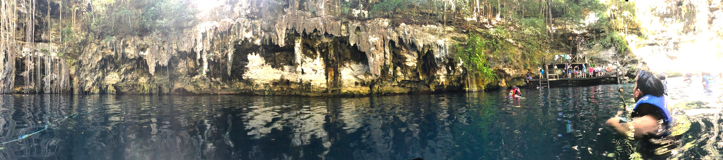 360 shot Cenote Yokdzonot