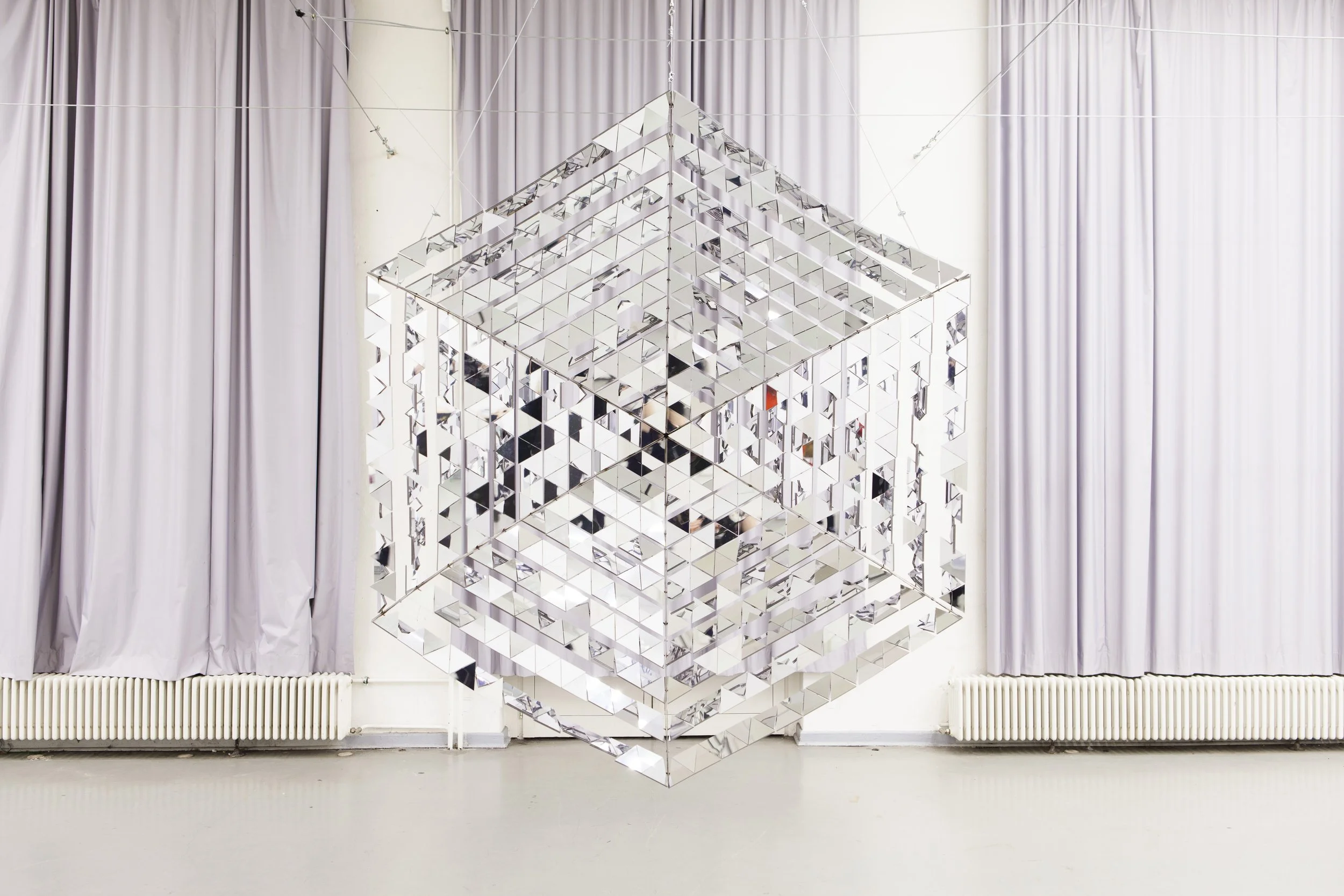 Artinstallation, Lightart, Sculpture, Jewellry, Design, Artwork, Artcollector, Artgallery, Stainlesssteel
