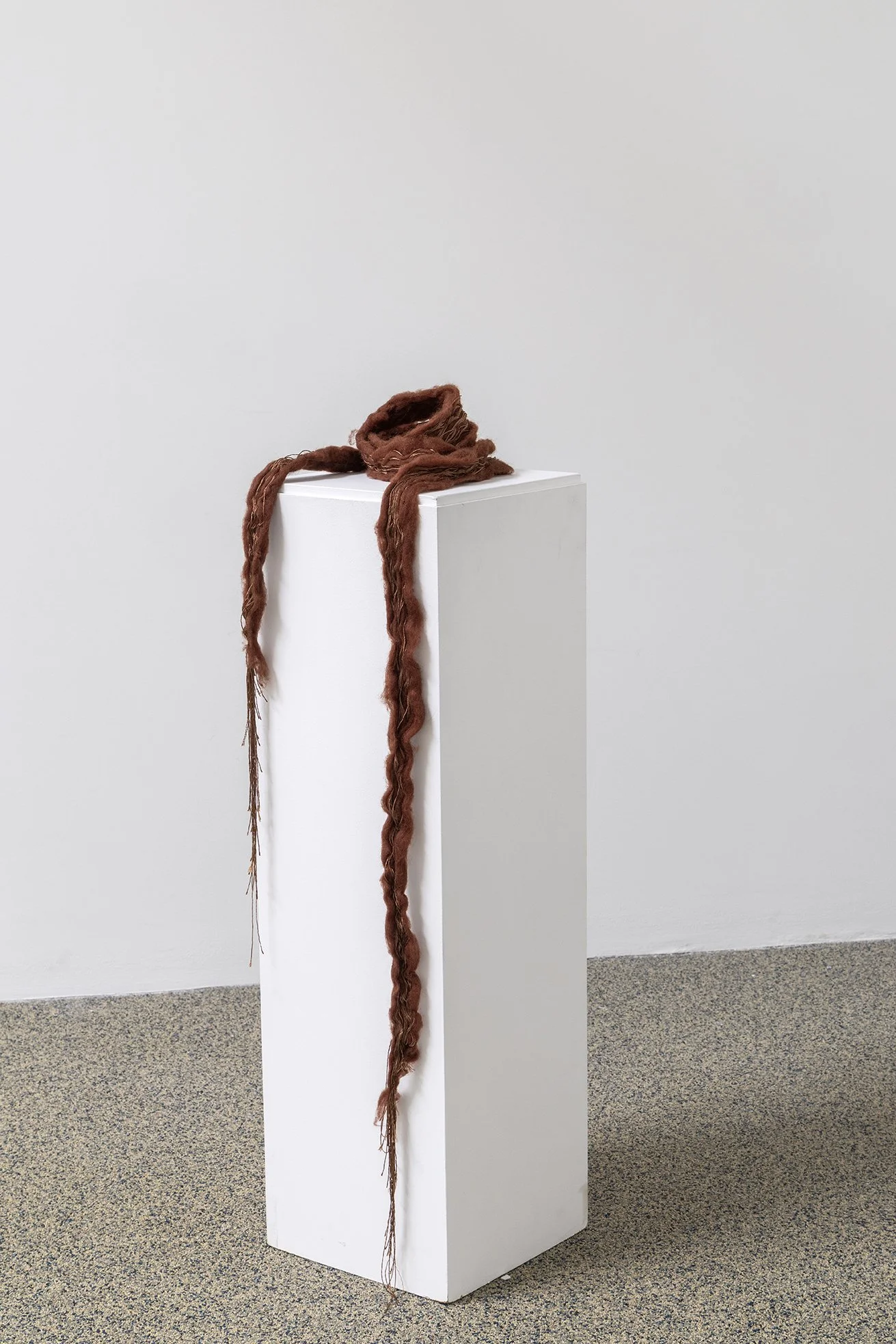 Óljós minning um hlut (Unclear memory of a thing)     2026      Wool, nylon yarn, cotton thread