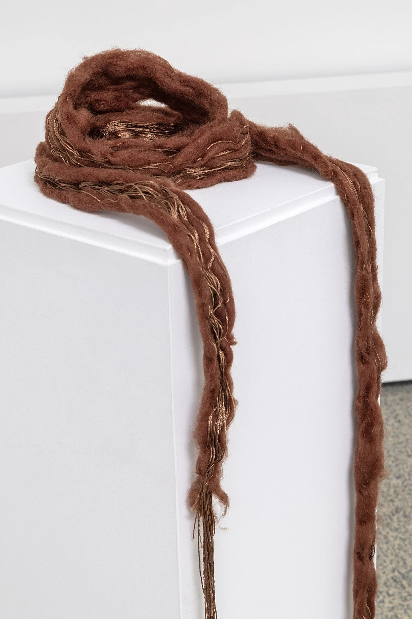 Óljós minning um hlut (Unclear memory of a thing)     2026      Wool, nylon yarn, cotton thread
