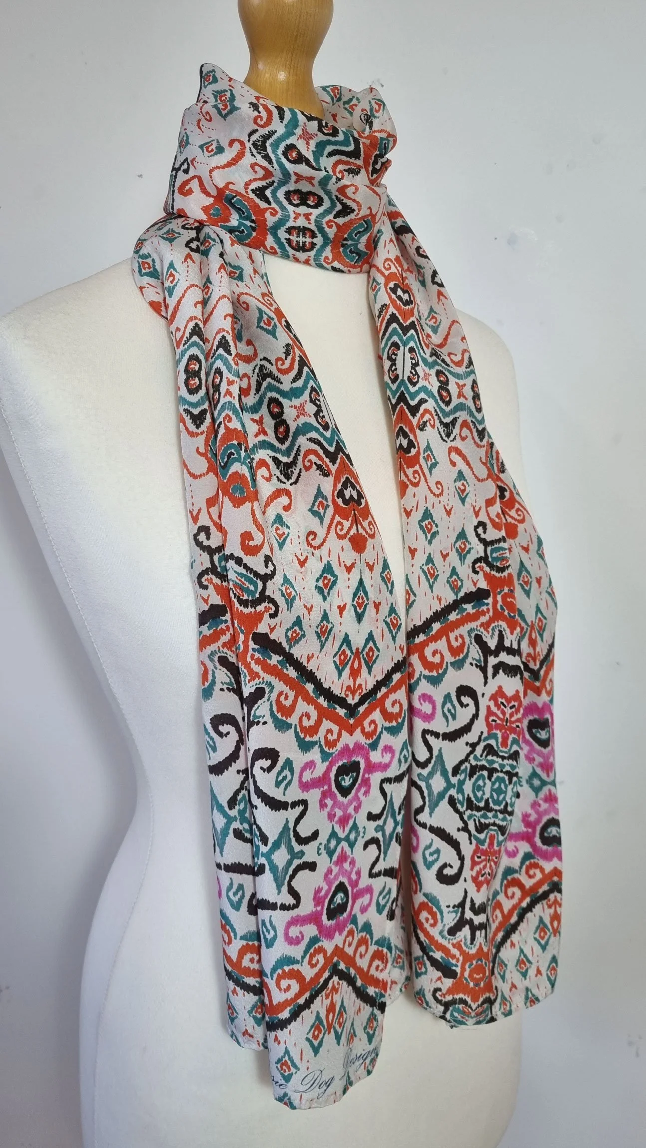 rosie-dog-design-long-scarf-2025-Grace (14).jpg