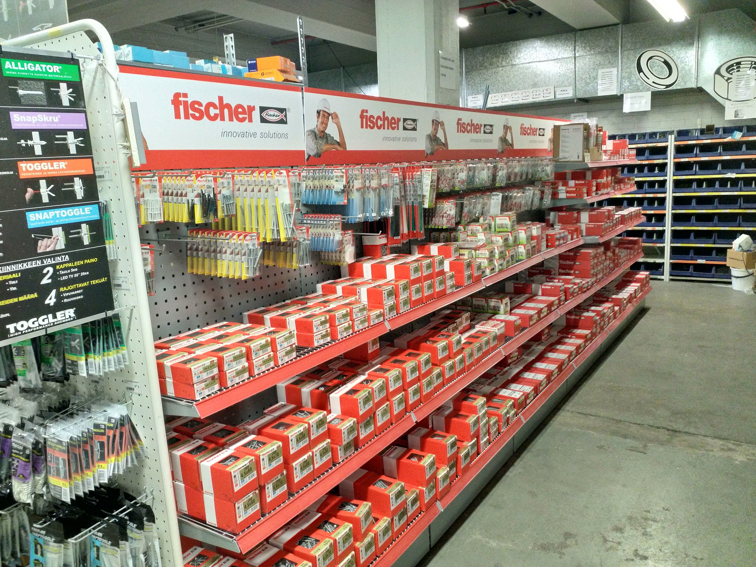 fischer kiinnikkeet myymälä.jpg