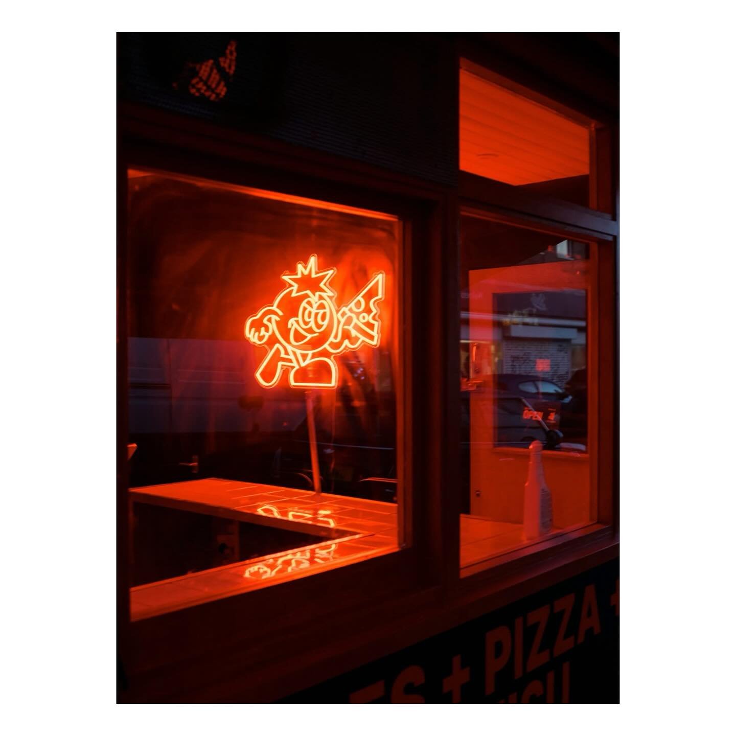 Early morning in Brighton. That low winter light is gorgeous #mediumformat #mediumformatphotography #6x45 #brighton #winterlight #lightandshade #sunrise #tones #streetphotography #streetstyle #streetshoot #pentax645z