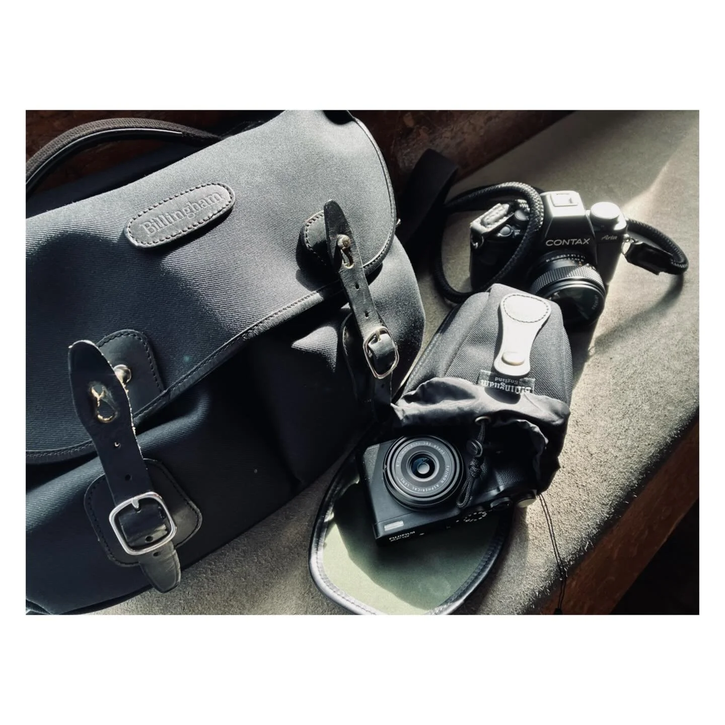A relaxed sunny Friday afternoon in #Leicester  at @therealaleclassroom with my two friends #contaxaria and #fujifilmxf10 (and an Irish whisky) #streetphotography @billinghambags
