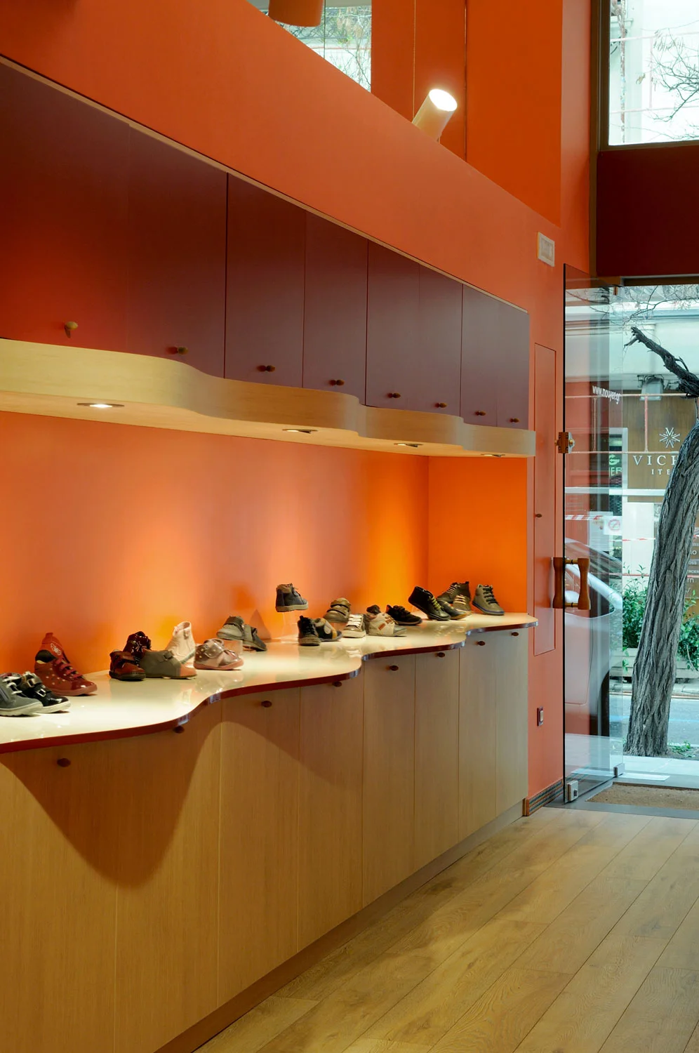 S–S/Mouger Shoe Store
