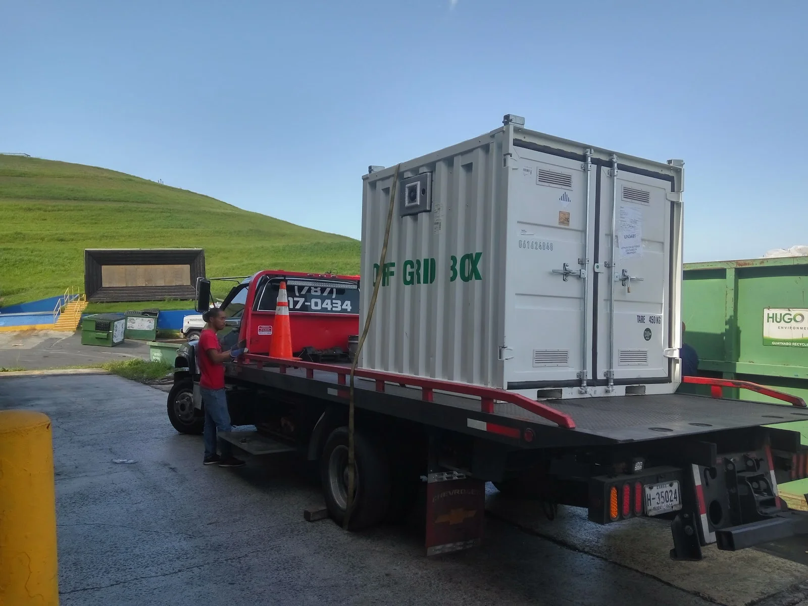 Direct sale box in Puerto Rico providing a resilient solution during rebuilding efforts of a primary school.
