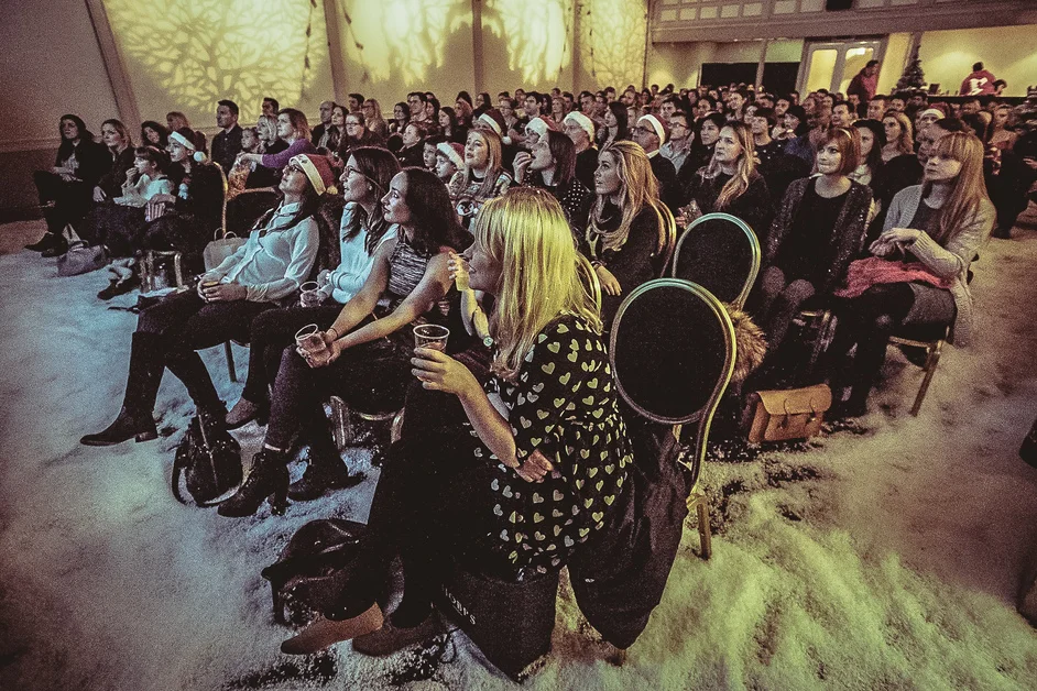 Magical winter cinema Land, image courtesy of Pop Up Screens in The Snow