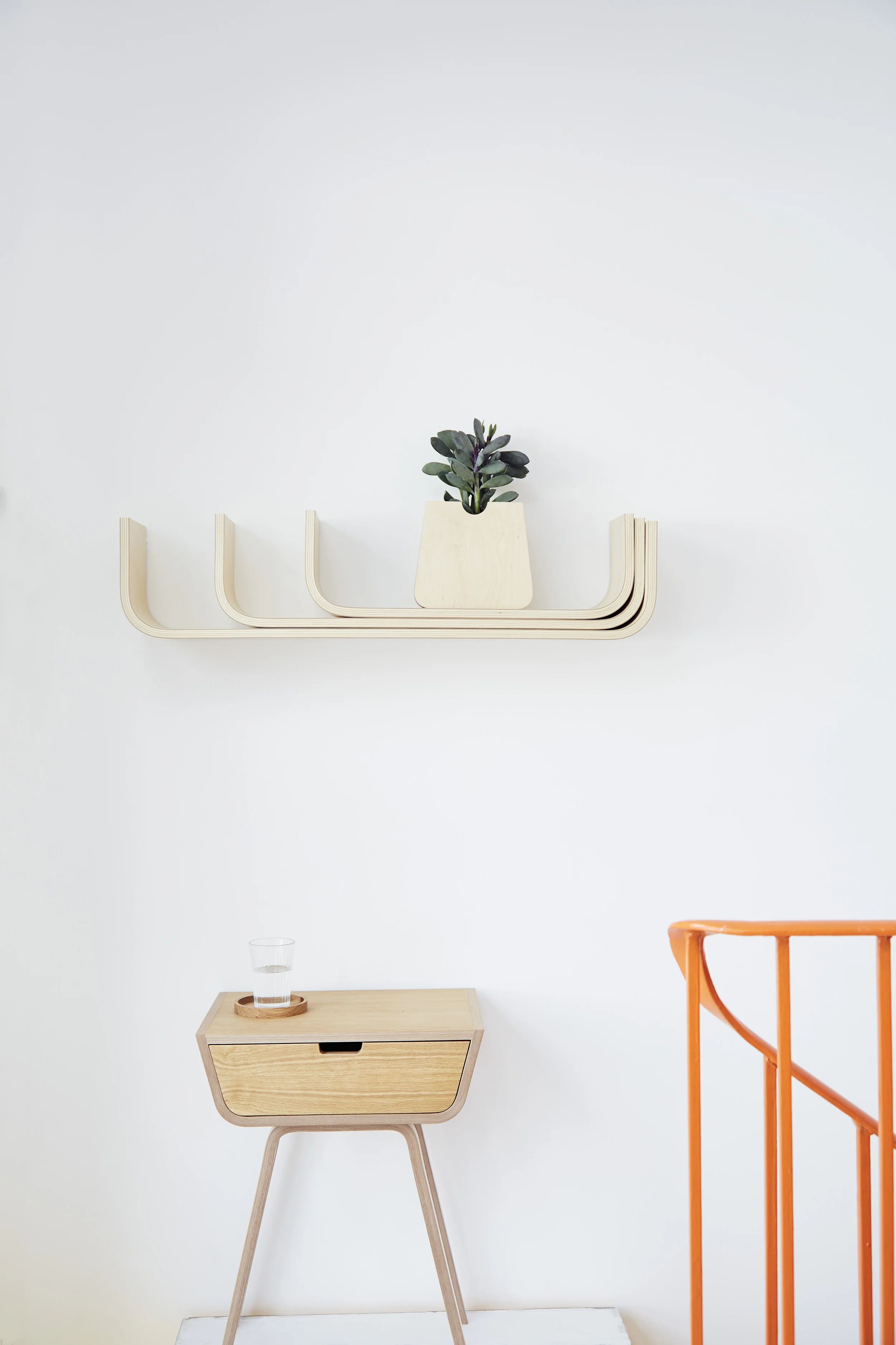 Birch plywood U shelves by Lozi.jpg
