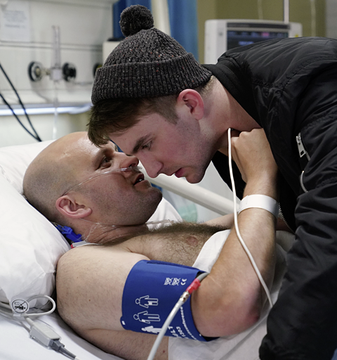 Stuart regains consciousness and accuses Mick!