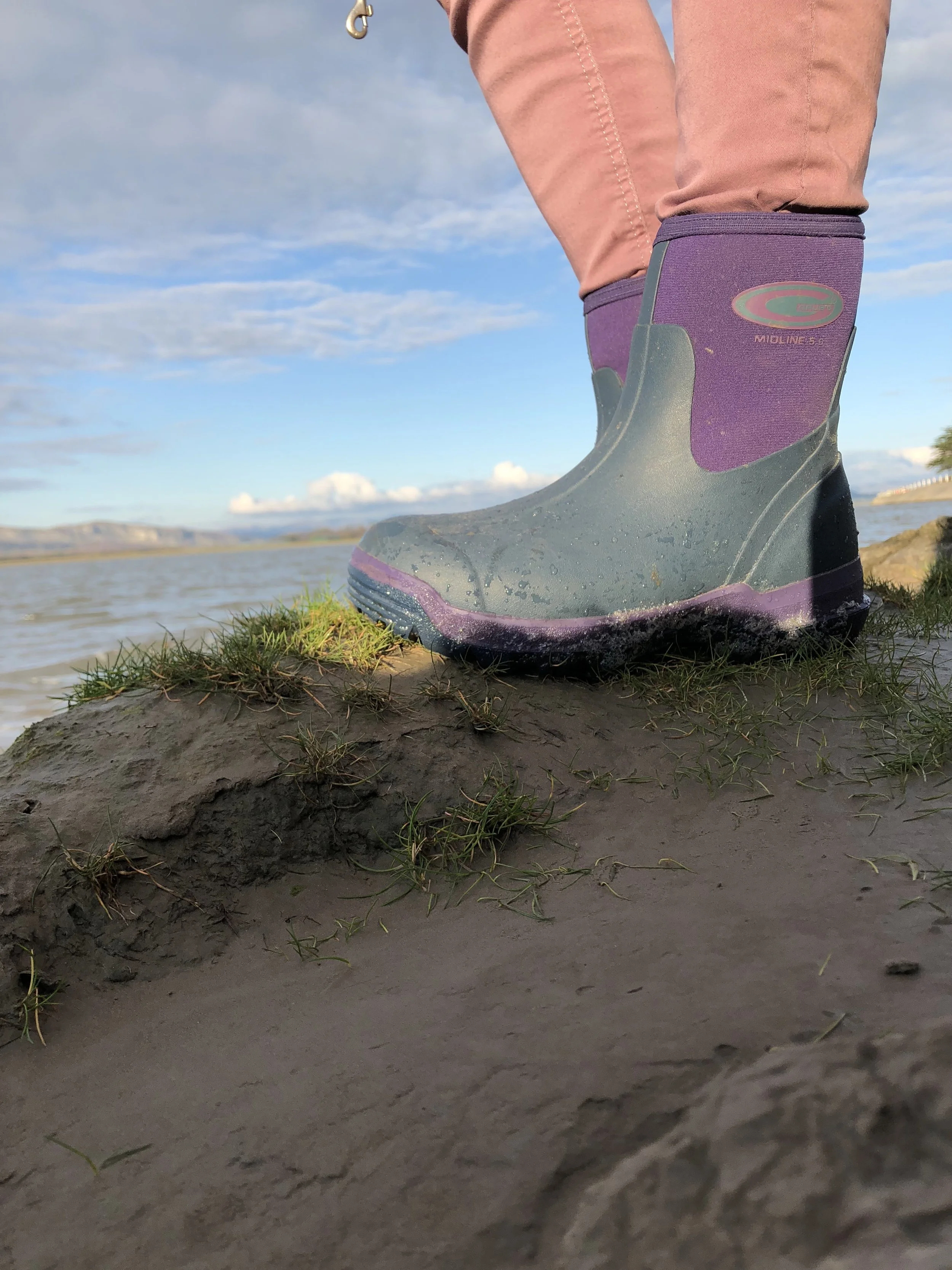 GRUBS MIDLINE 5.0 is perfect for winter walks.