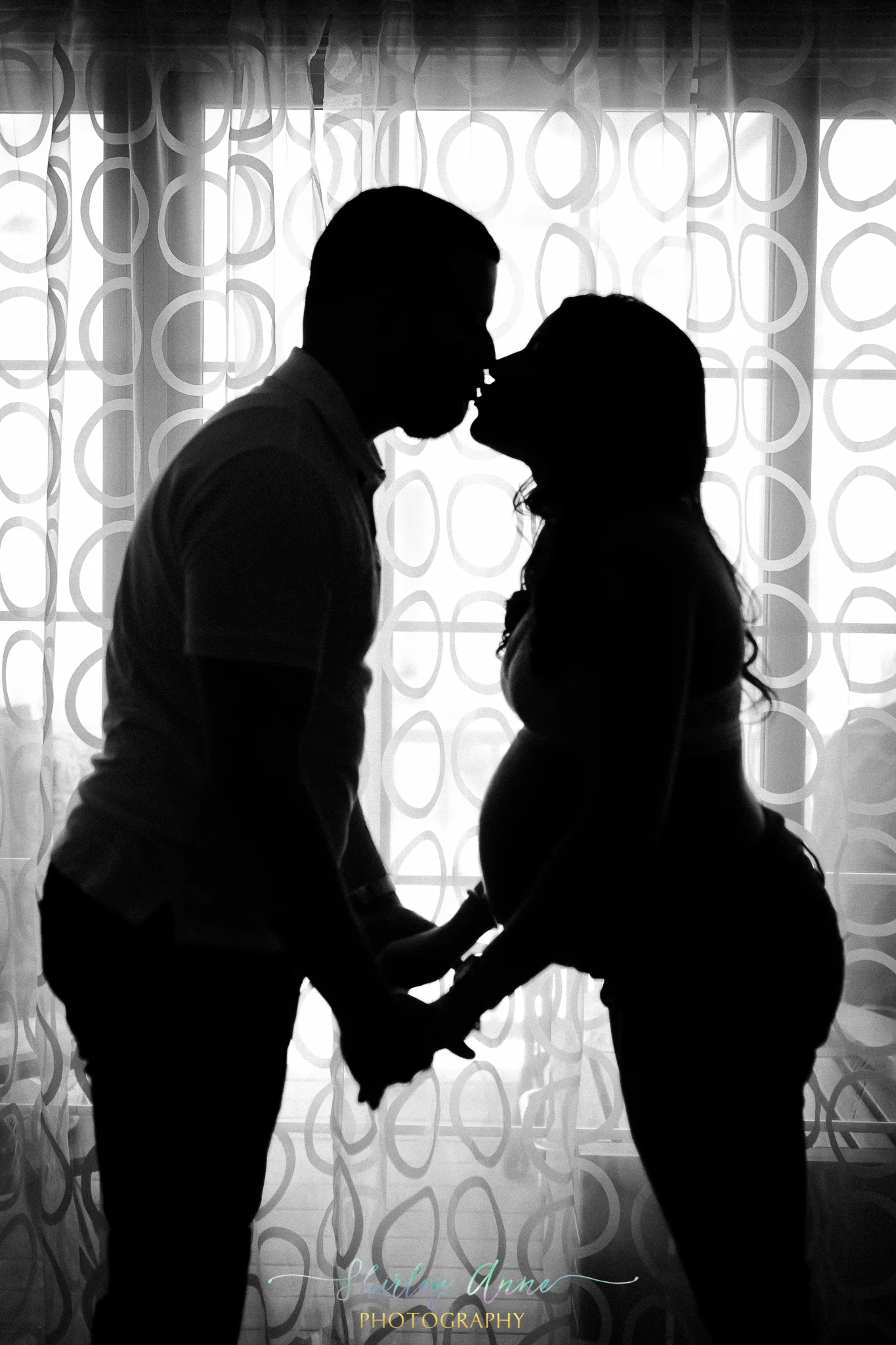 leonelia-maternity-sneak-web-1-of-8