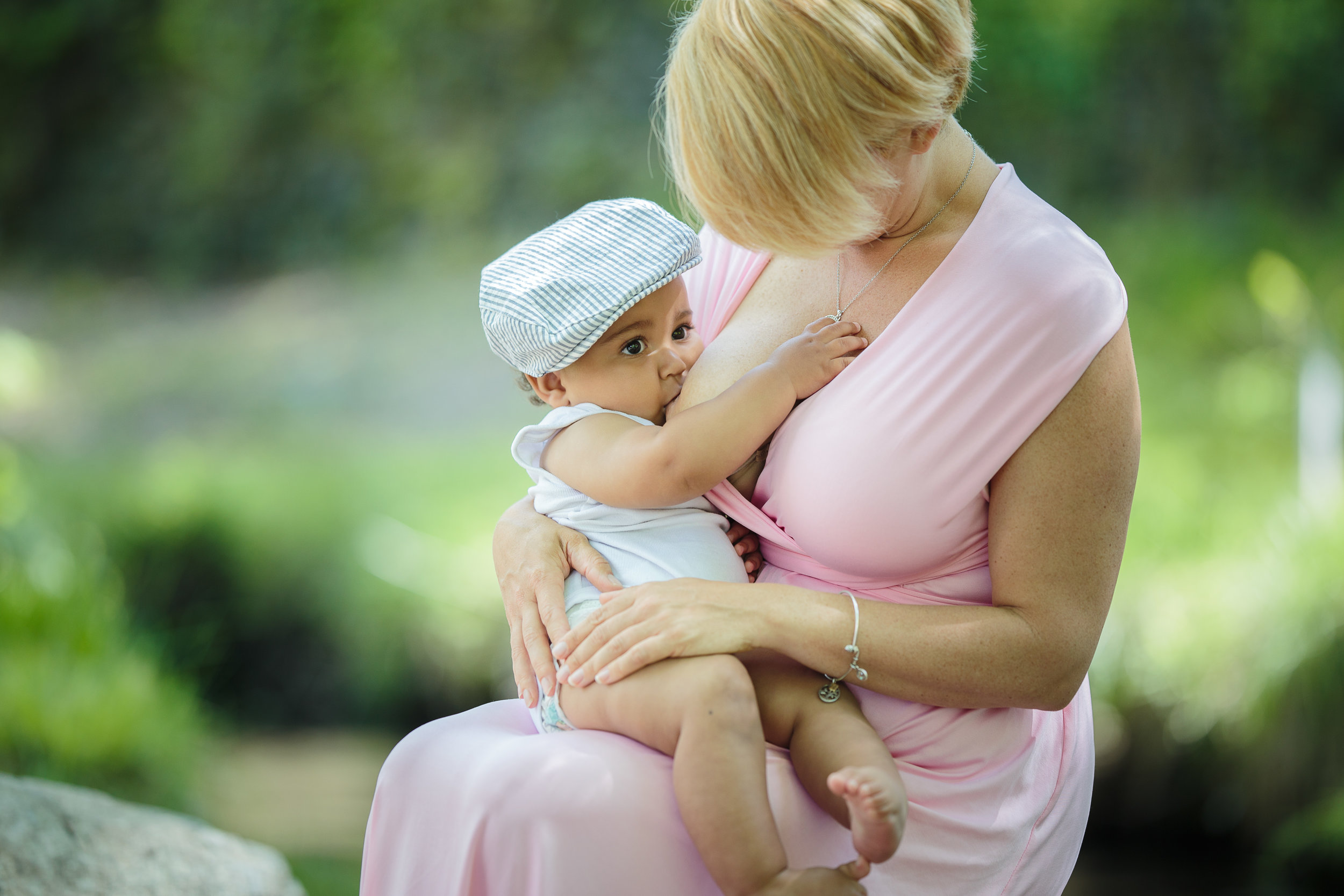 Alana-Breastfeeding (2 of 7).jpg