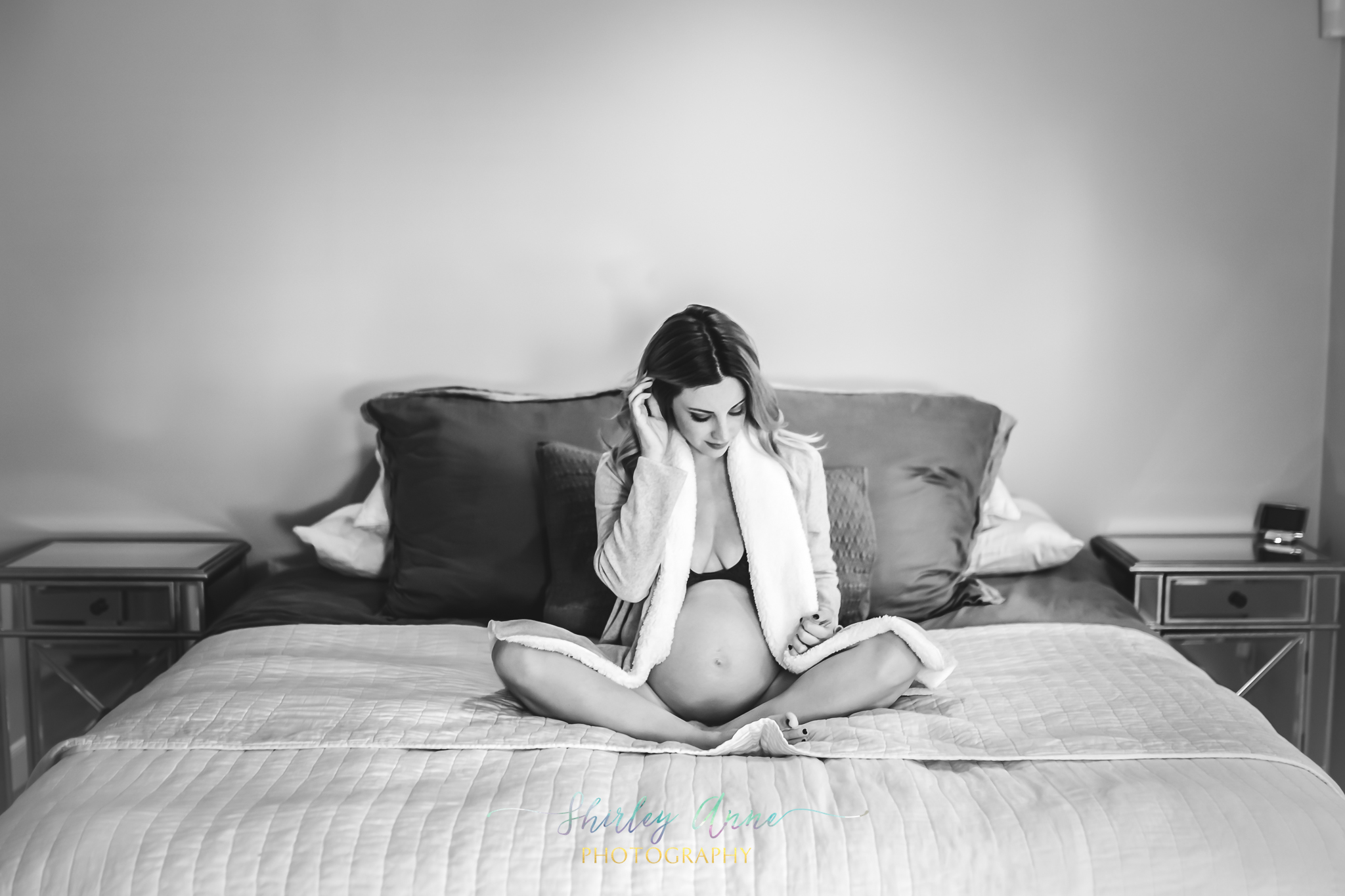 private maternity session in home
