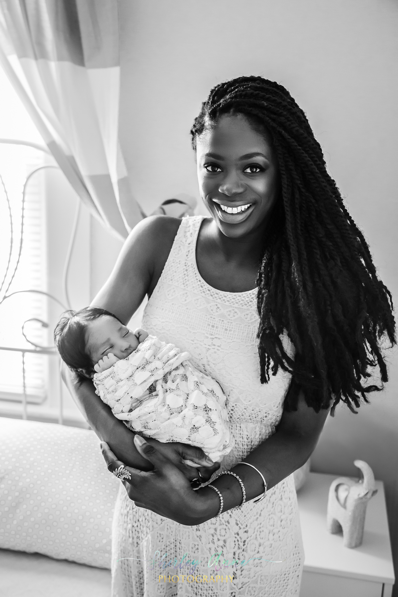 mommy and newborn photo session at home